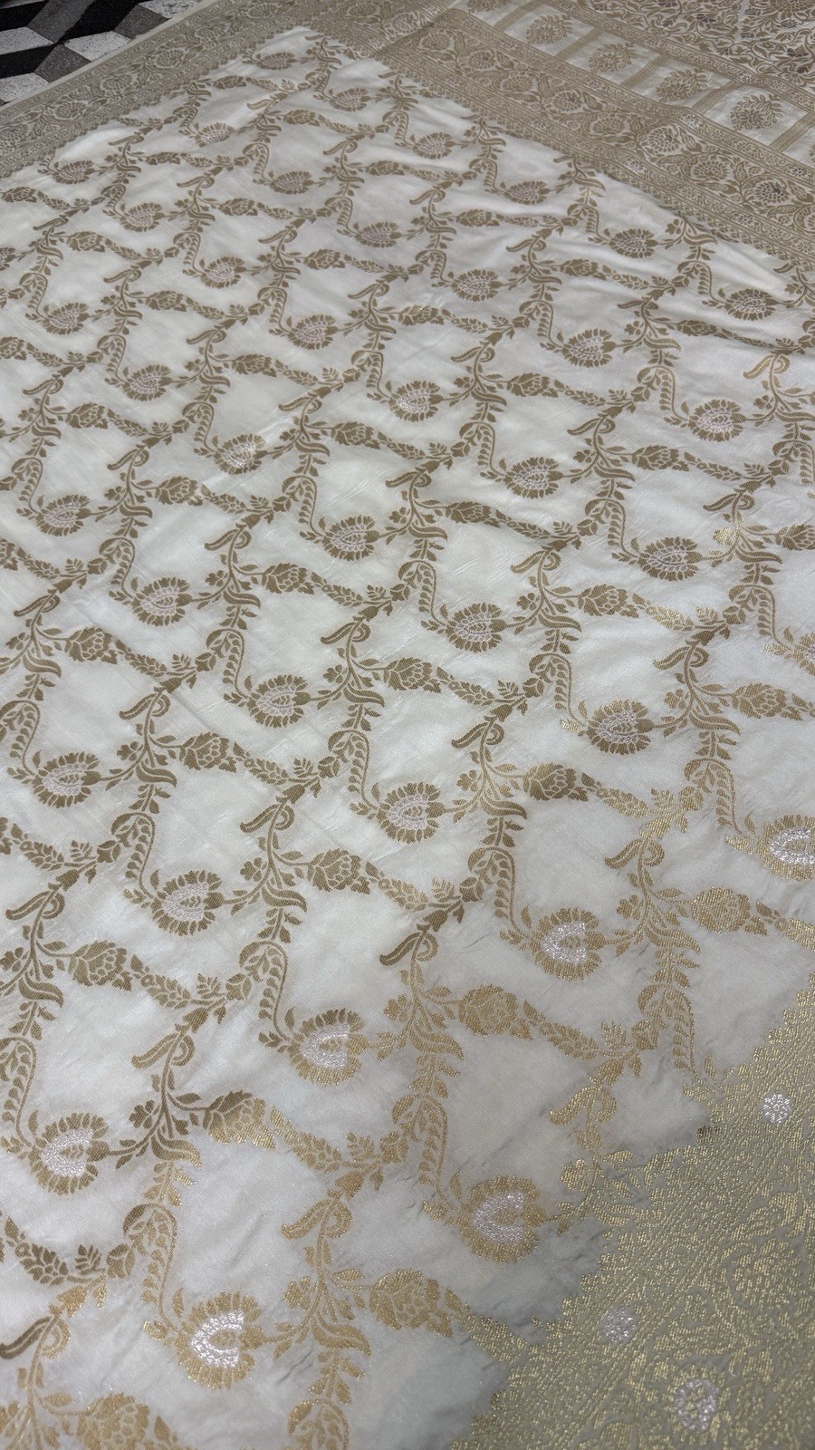 Ivory Gold Zari Banarasi Dola Silk Saree | Floral Woven Indian Wedding Party Wea
