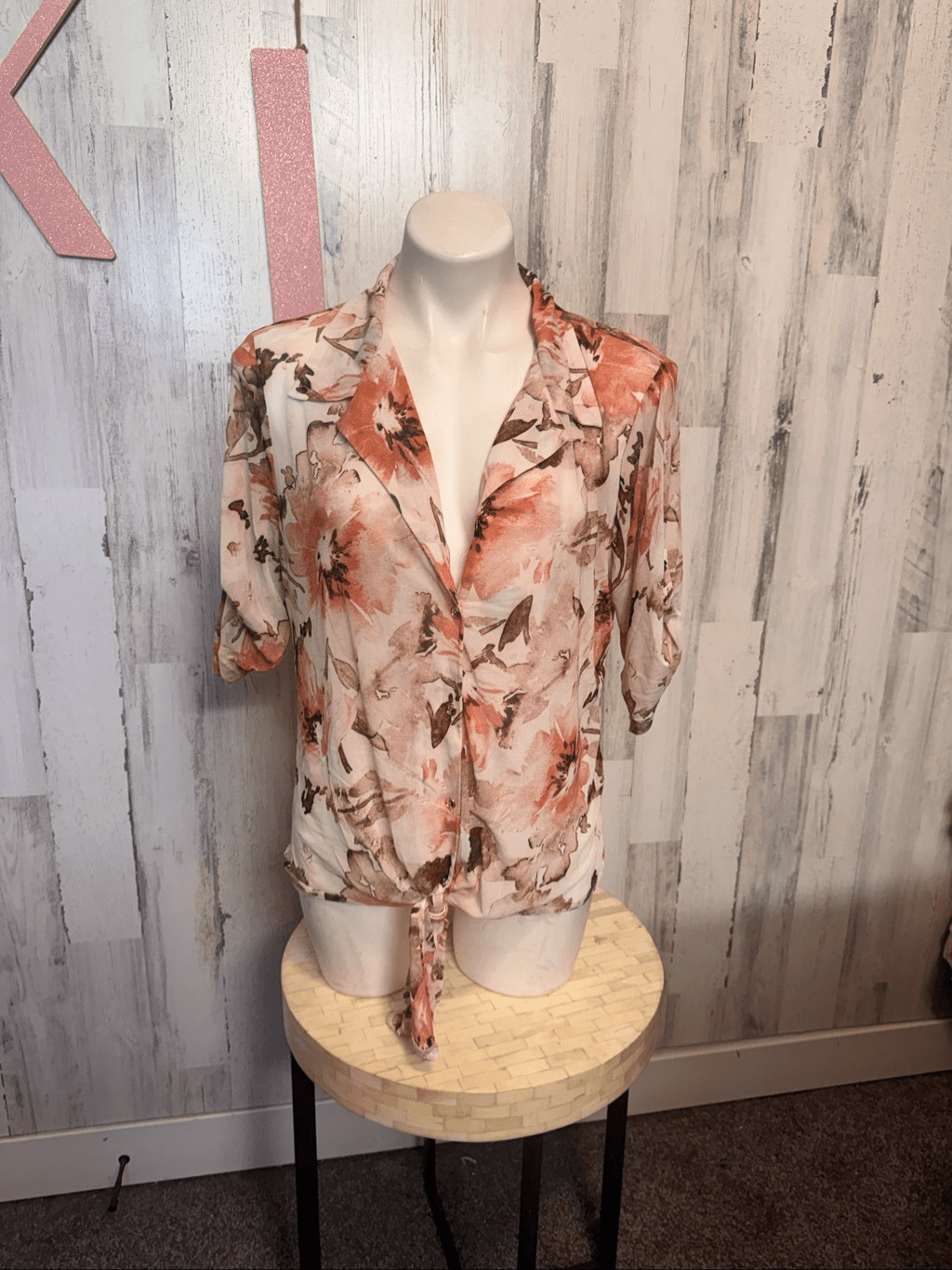 So It Is Floral Tie Front Blouse Womens Size Extra Large XL Roll Tab Sleeve Top