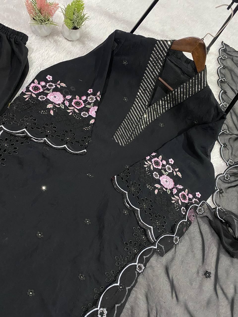New Presenting Mal Chanderi Black Top Palazzo With Dupatta For Party Wear