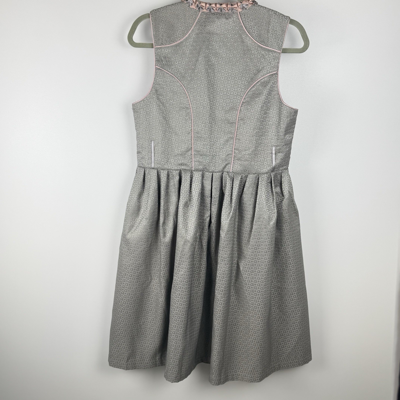 Alte Liebe German Dirndl Dress Bavarian Oktoberfest 40/US8 Silver Pink Ruffled