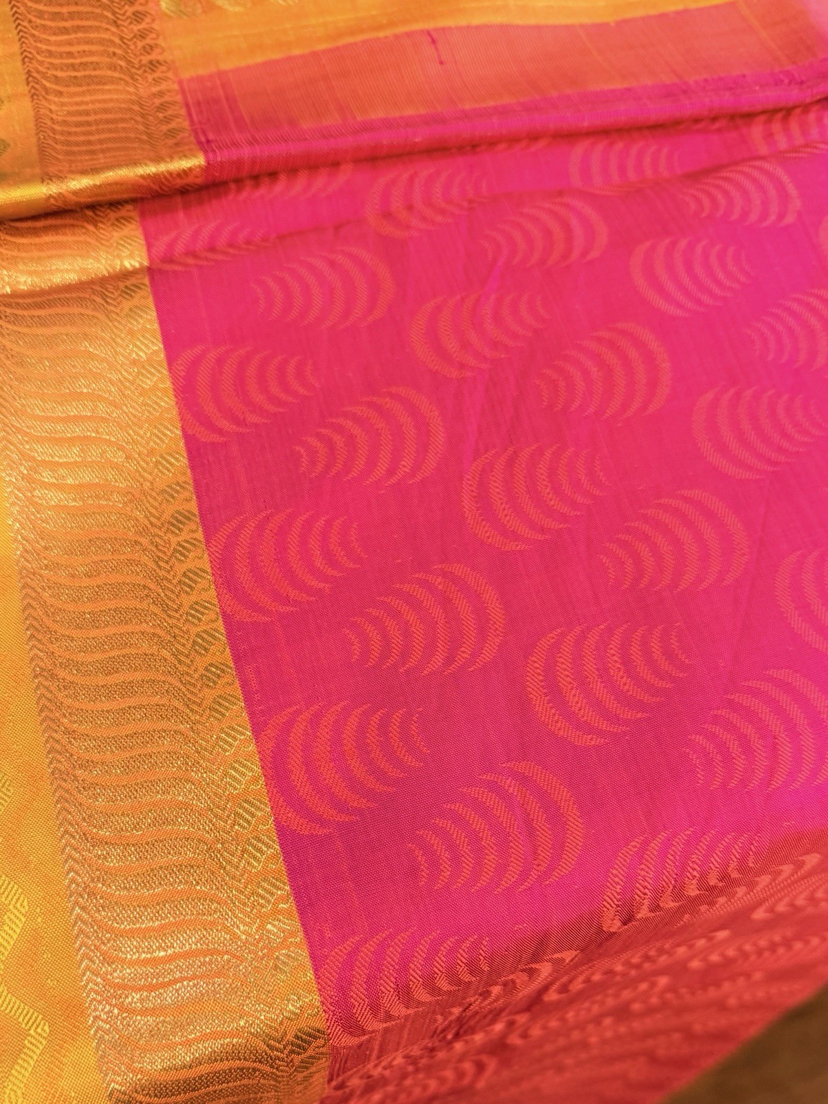 Kanjeevaram Pure Silk Saree – Rani Pink & Gold Zari Wedding Saree