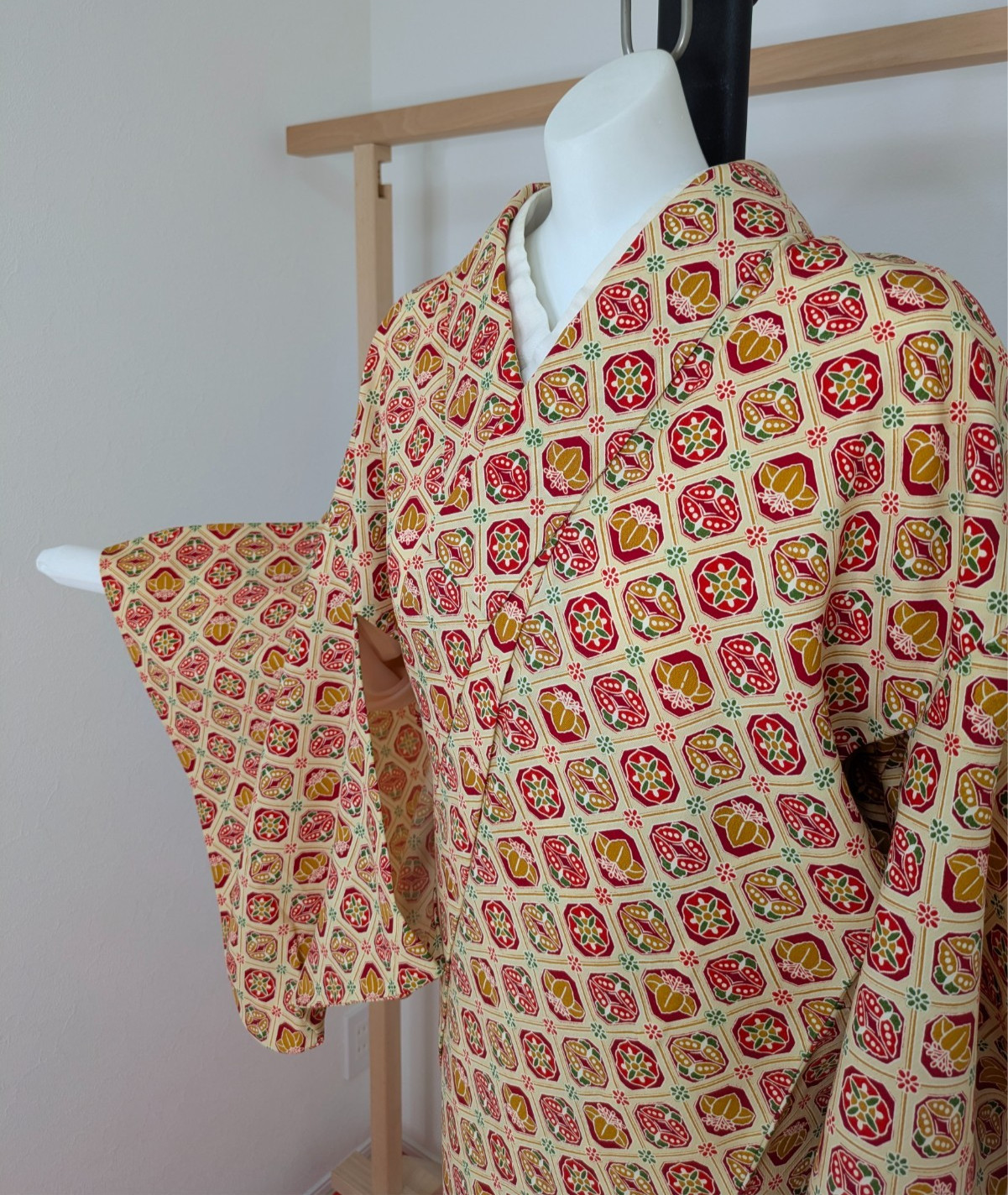 Vintage Japanese Kimono Robe Wool Hitoe Red Beige Geometric Floral Textile Art
