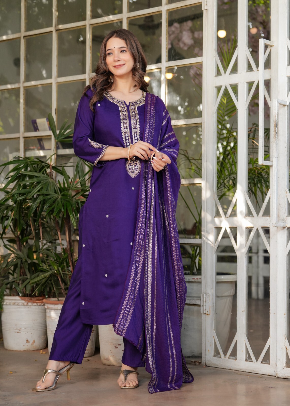 Women’ s Viscose Chanderi Embroidery Kurta with Pant & Dupatta
