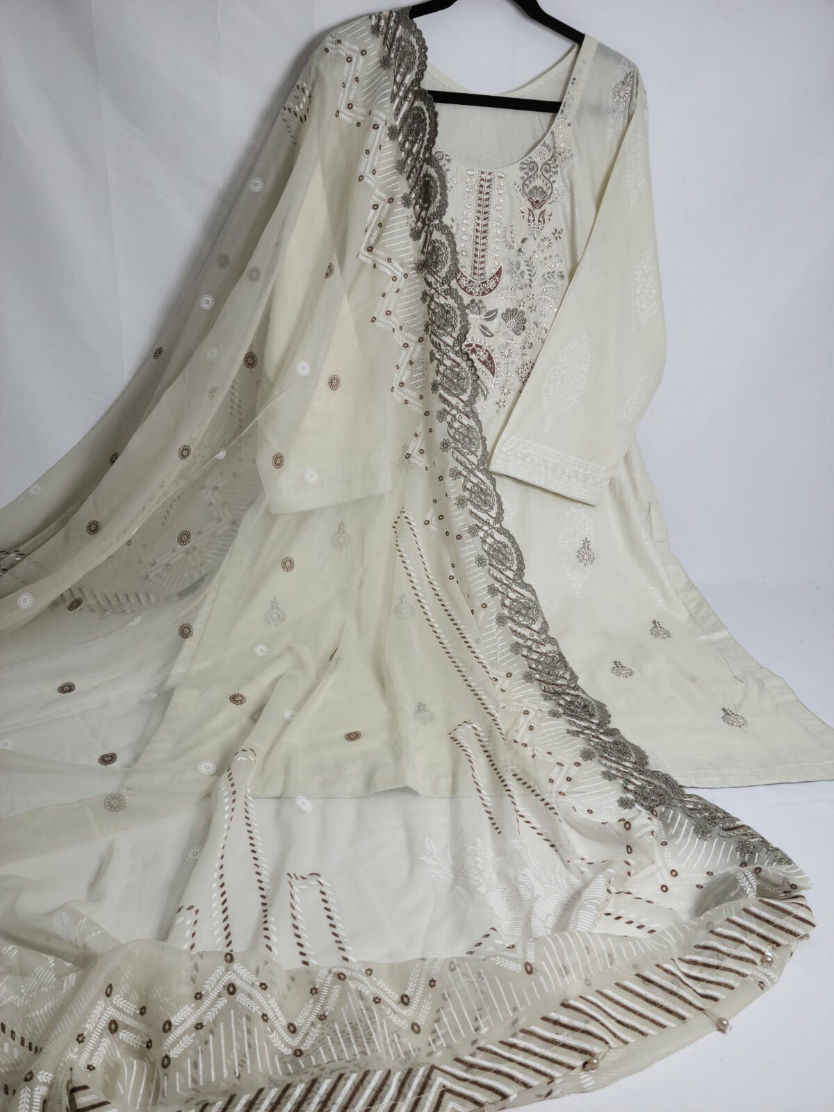 Pakistani Lawn Embroidery Kameez Shalwar Chiffon Dupatta 3XL Bust 50