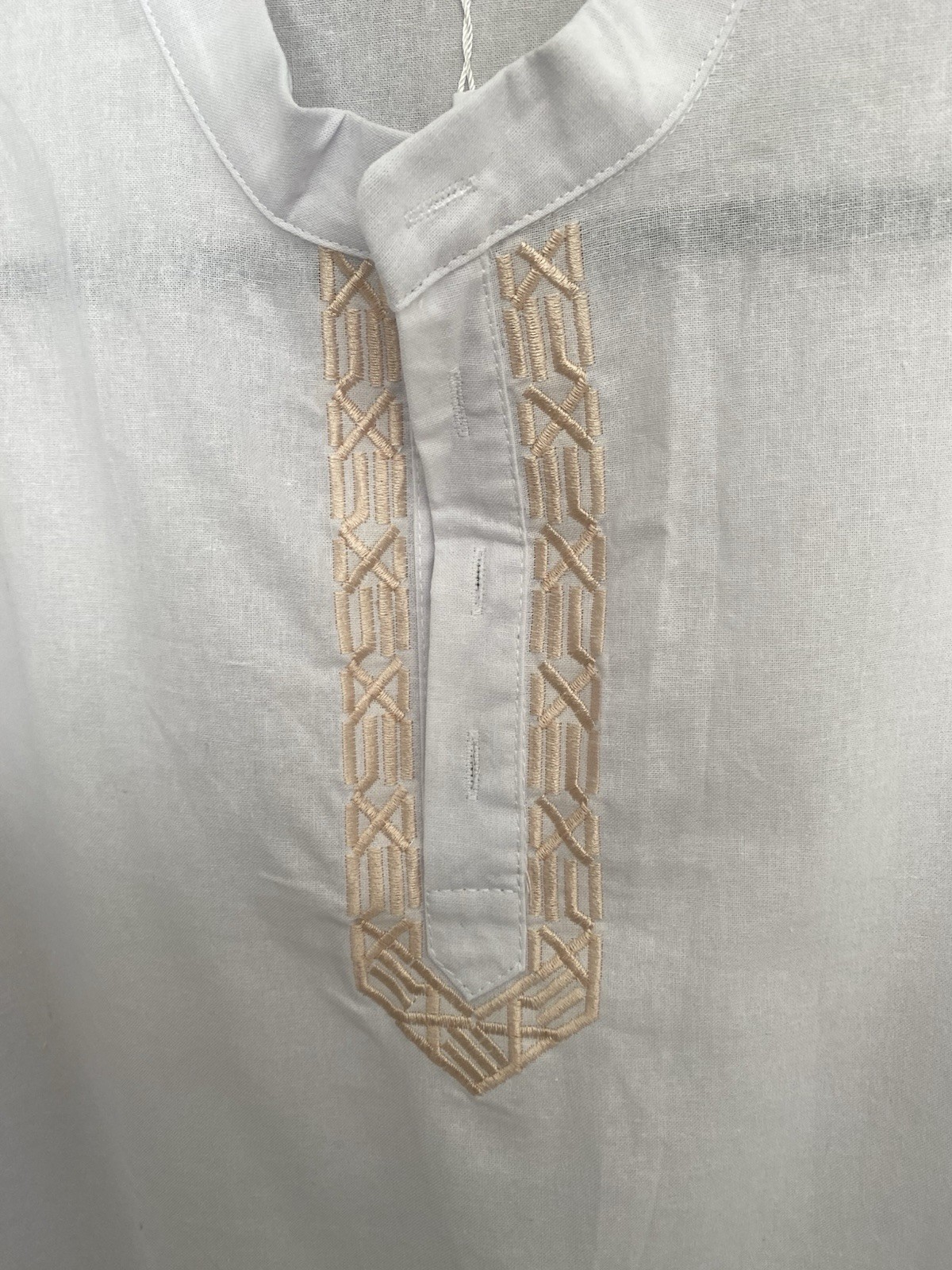 Men’s White Embroidered Thobe Abaya Kaftan Islamic Eid Robe Size S NWT