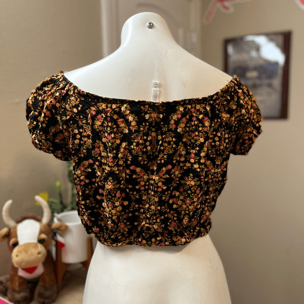 Xhilaration Floral Off Shoulder Crop Top Size M Black Boho Puff Sleeve Smocked B