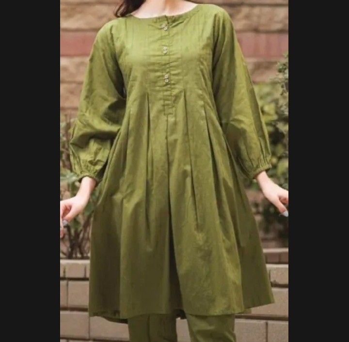 Elegant Women’s 2-Piece Stitched Solid Colour Kurta & Wide-Leg Trouser Set –