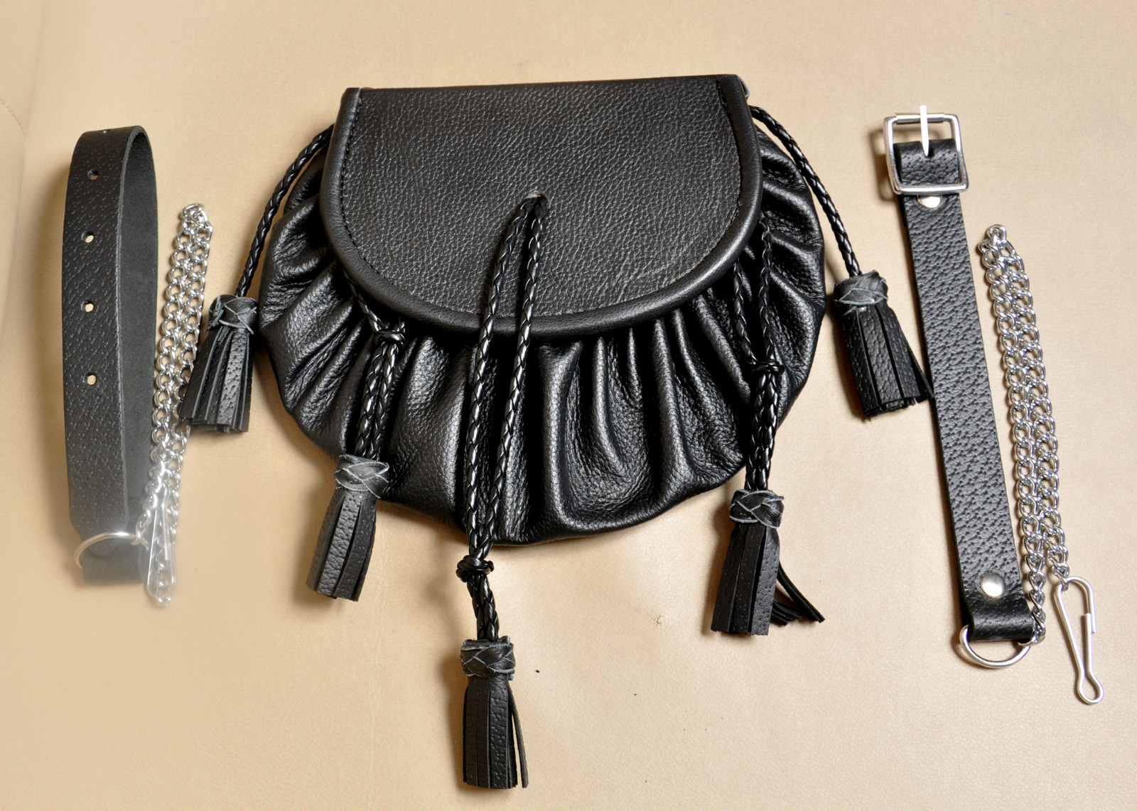 KILT SPORRAN HIGHLANDER STYLE JACOBITE POUCH IN BLACK LEATHER KILTWEAR FOR KILTS