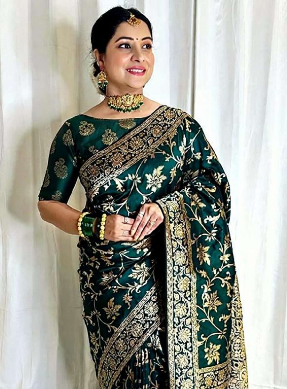 FASHION Woven FASHION Woven Silk, Art Silk Saree with Unstitched Blouse (GREEN)