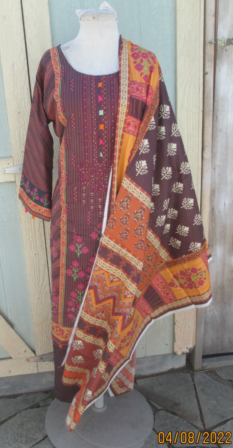 pakistani beautfull emboridery lawn cotton pant kameez X L msize bust 46