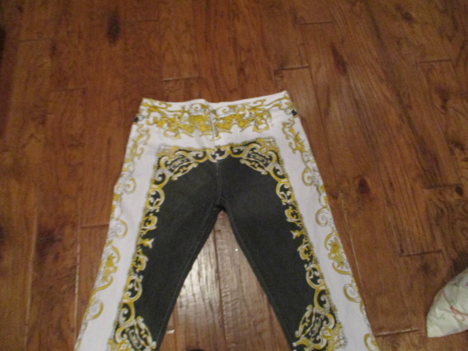 White Jean w/black & gold 97% Cotton 3% Spandex Size 40 Mexican Parties Wedding