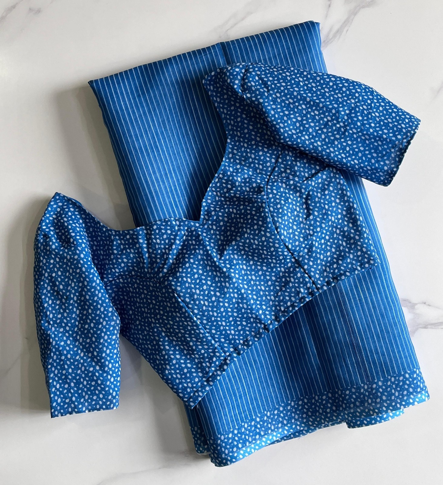 Premium linen saree with elegant print on all over the saree