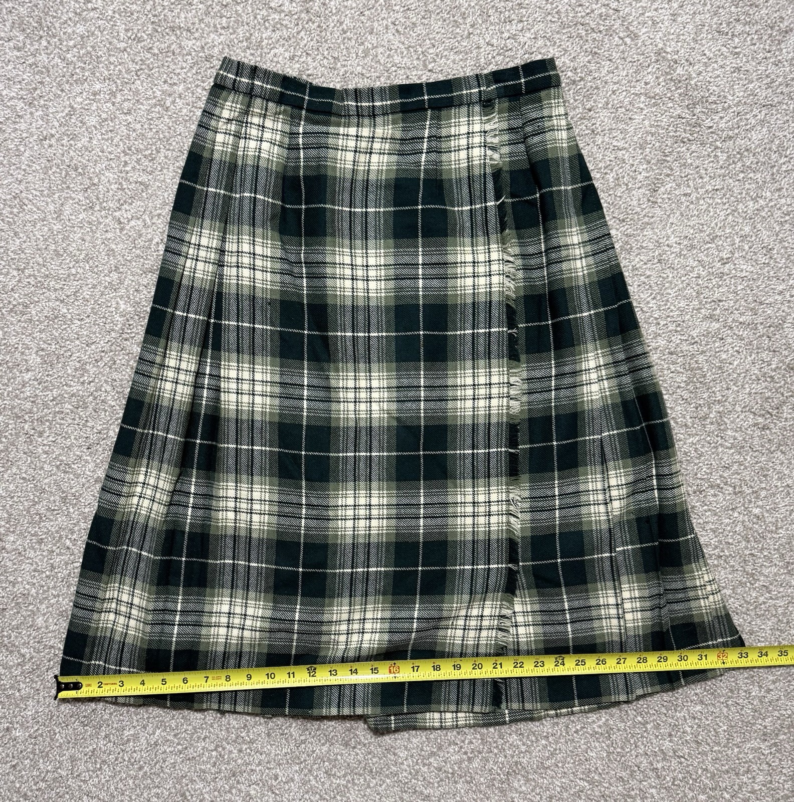 VTG Scottish Sportswear Green Tartan plaid Pure New Wool Kilt Made In Scotland