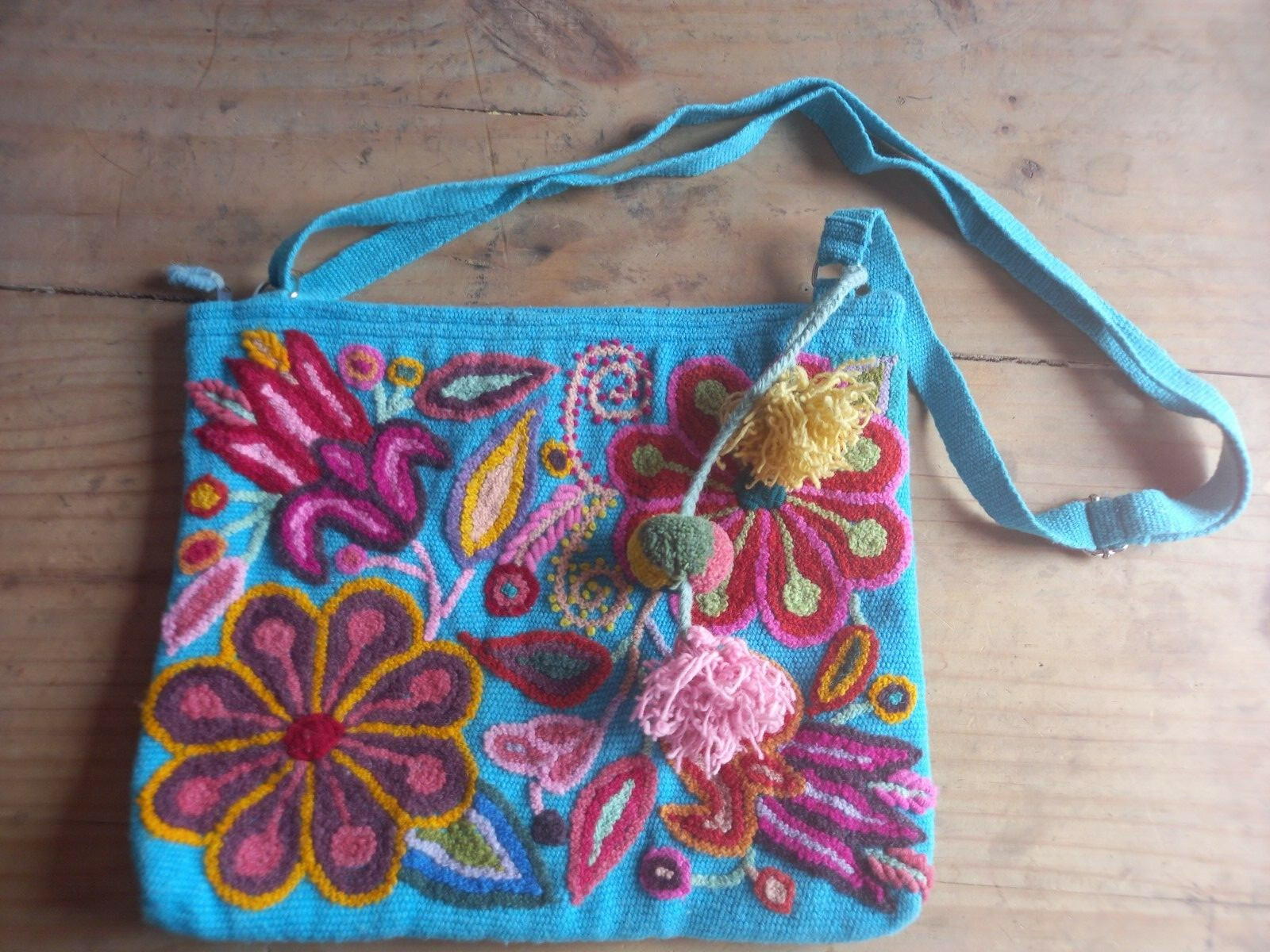 Peruvian Chuspa woven in wool embroidered by hand Andean community