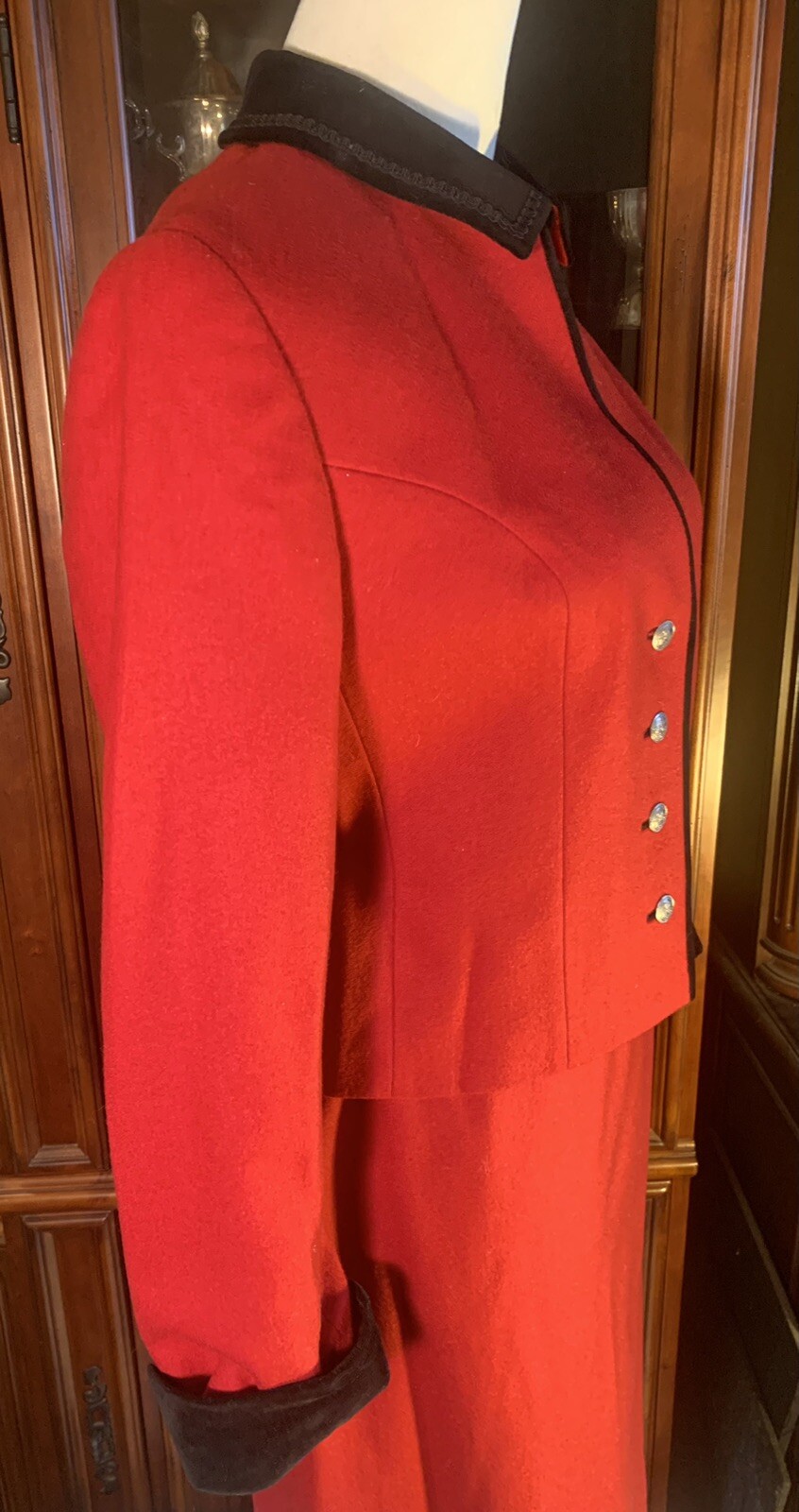 Vintage Christmas Tyrol Loden Pischl Womens Red Wool Suit Black Velvet Collar 40