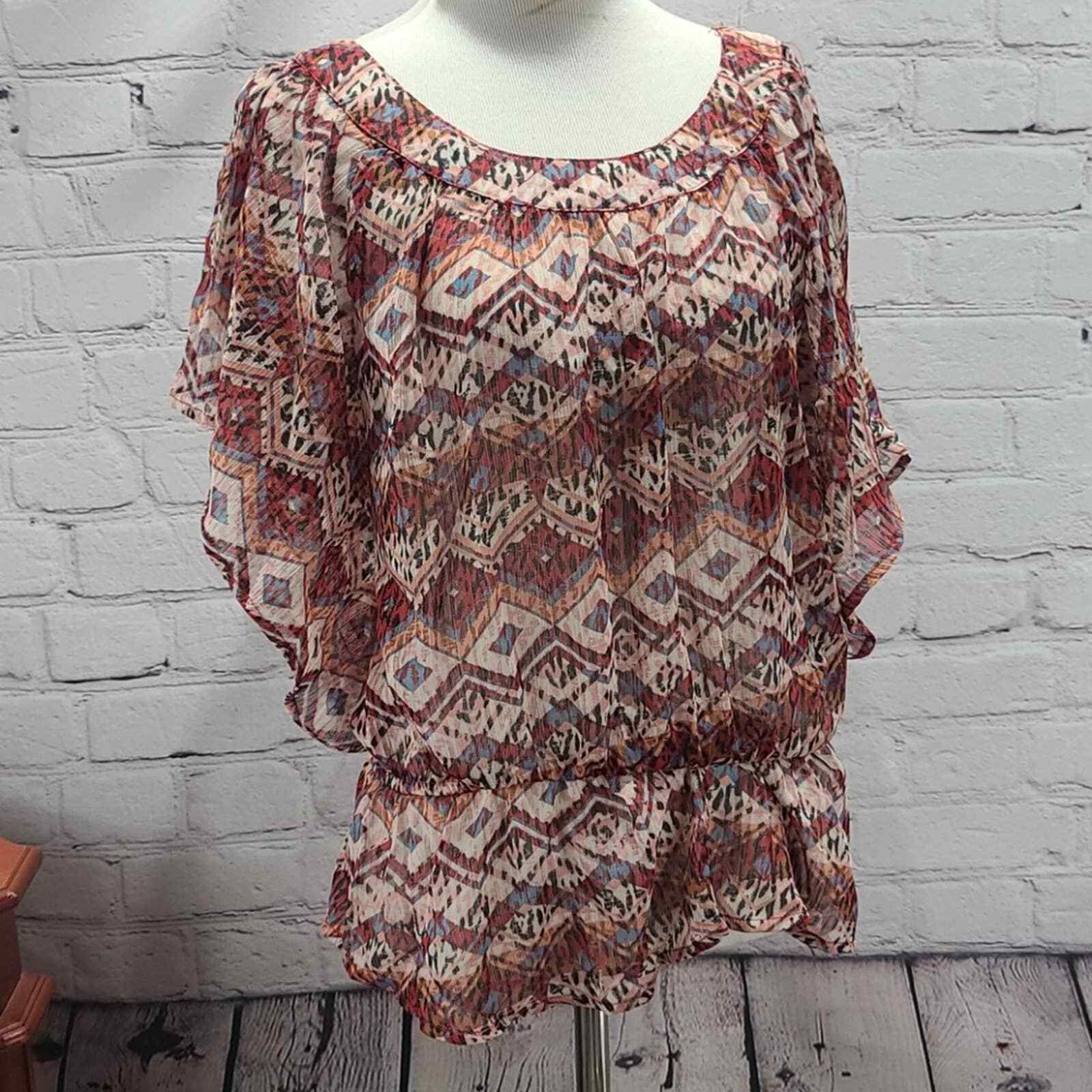 Aztec Like Print bat wing sleeves elastic waist
