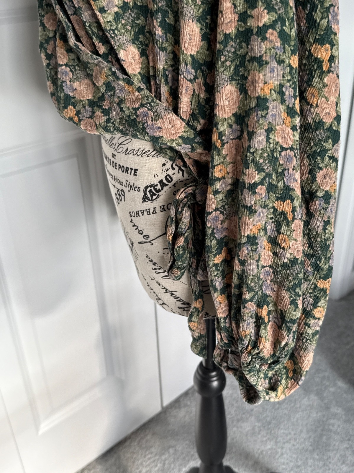 American Eagle Outfitters Floral Wrap Blouse, V-Neck, Tie Closure, Green, Large