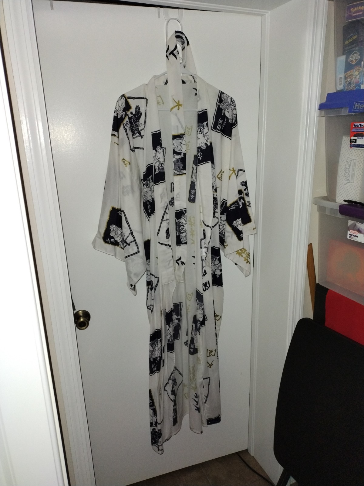 Japanese Yukata Kimono Sumo Wrestler Cotton Robe Made in Japan, White Navy Gold
