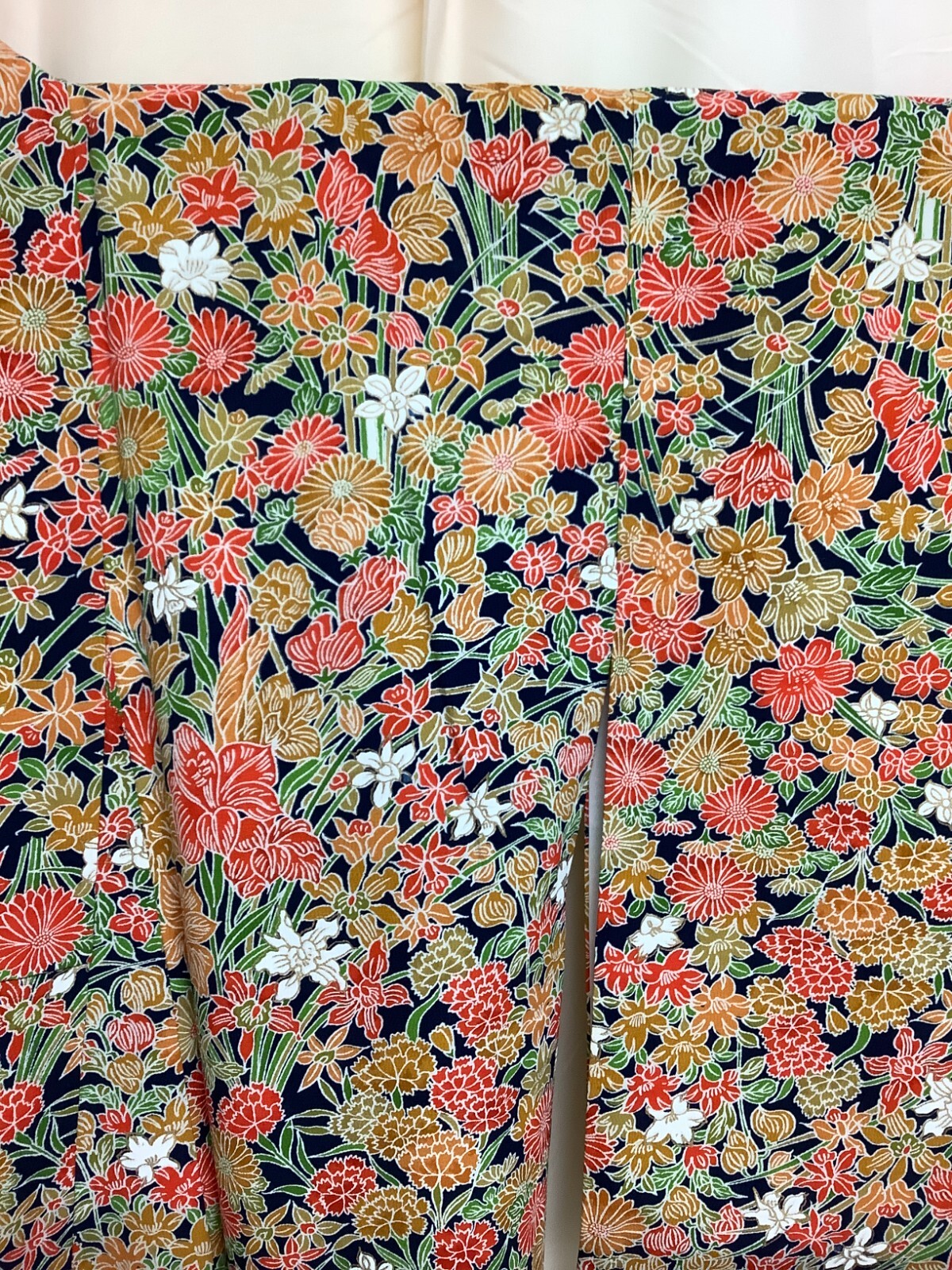 Japanese Vintage Kimono silk expensive Yuzen tradition length 61.81 inch used