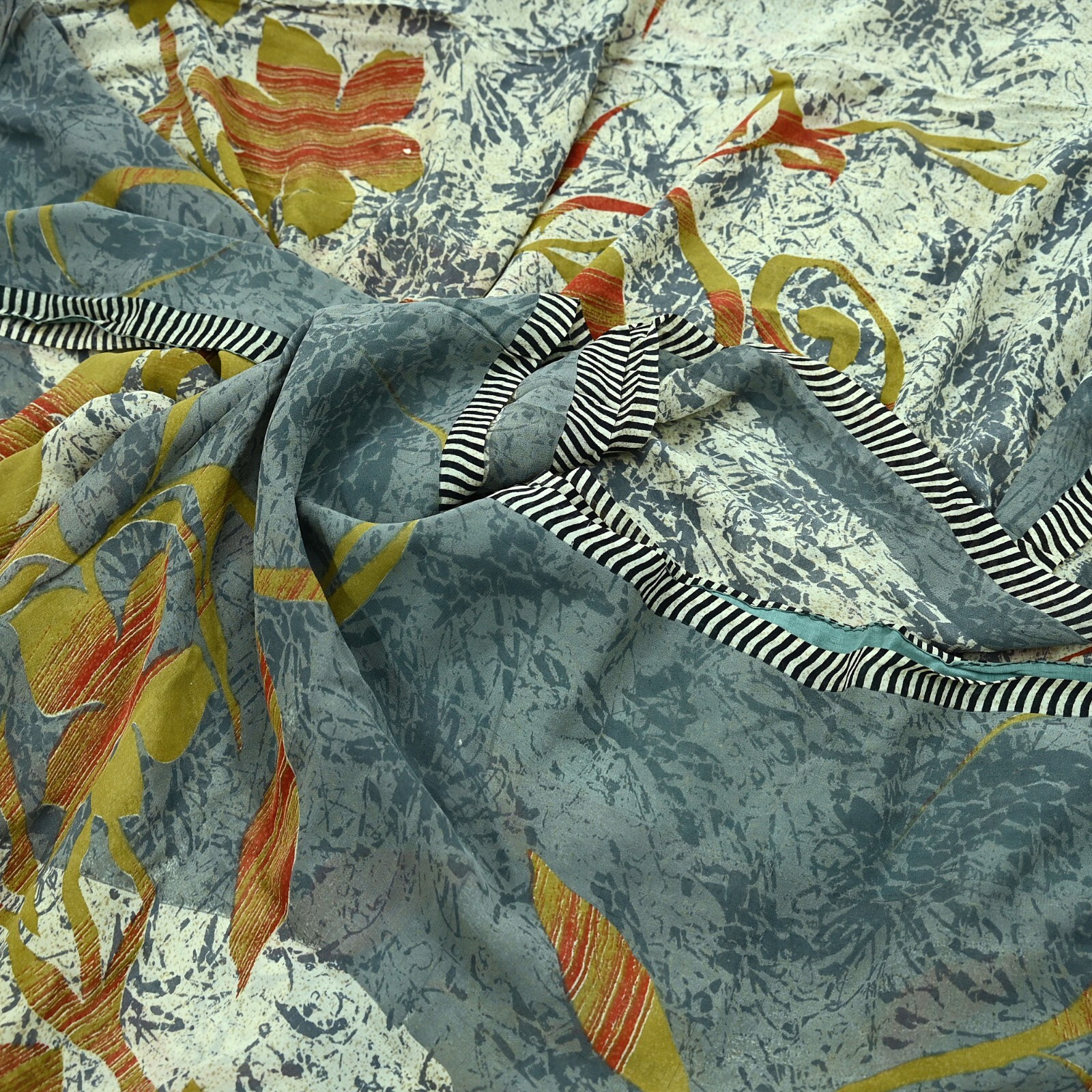 Vintage Sari Ivory & Gray Pure Georgette Silk Printed Sarees Sewing 5yard Fabric