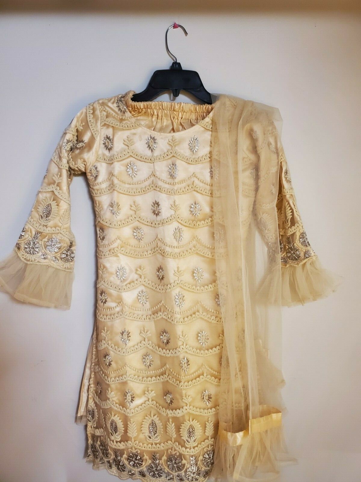 Girl’s gorgeous full embroidered  salwar suit for Eid! Size 32