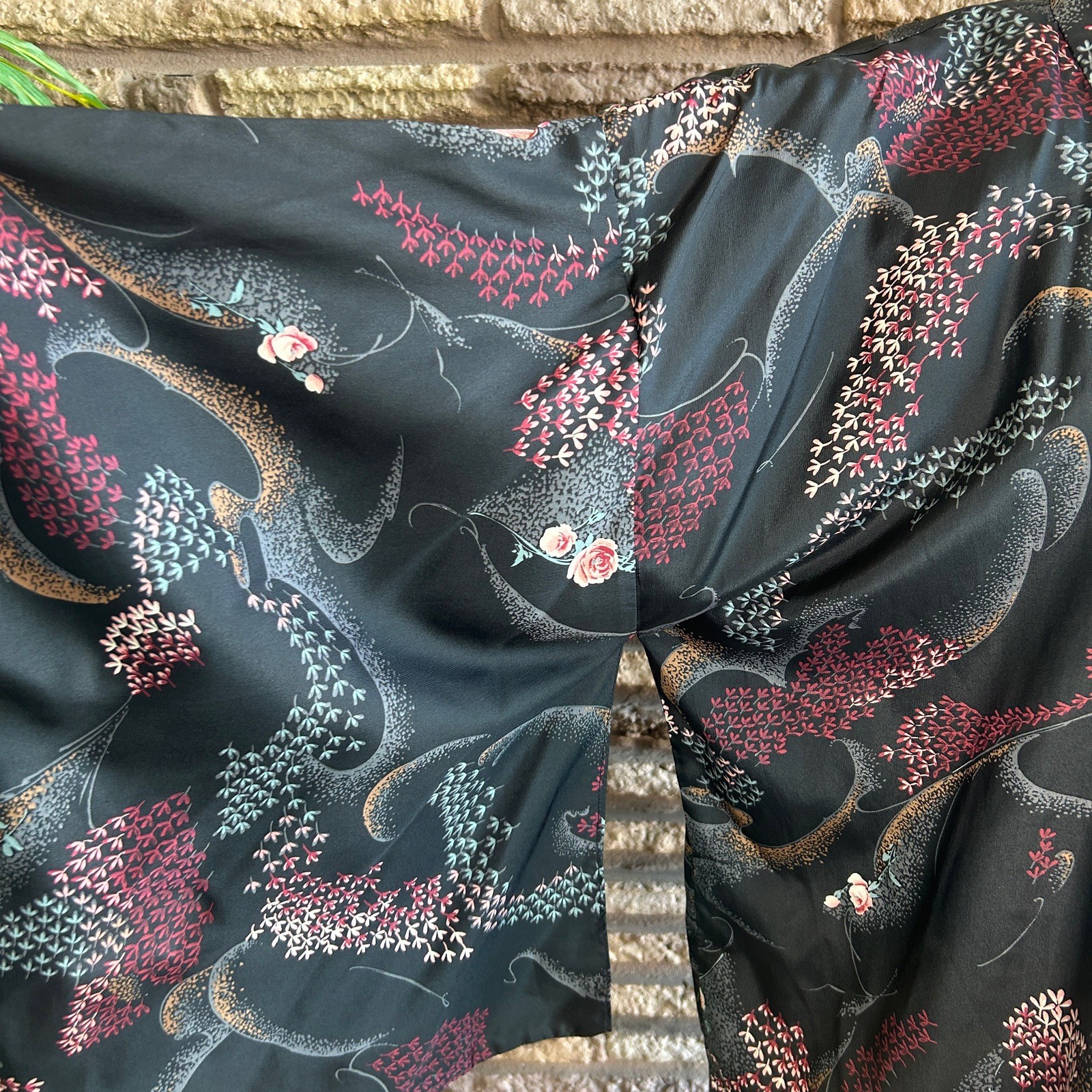 Japanese Vintage Kimono Robe Black Wisteria Rose Floral 