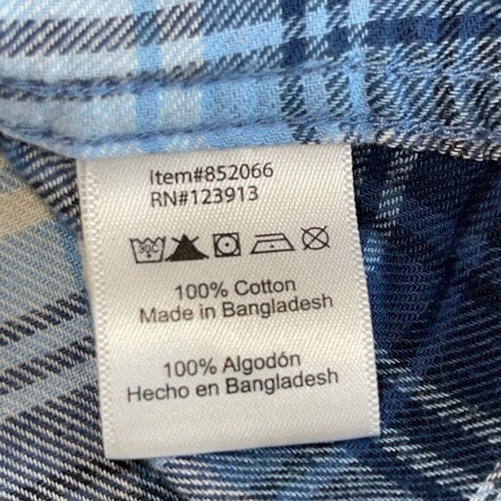 Jachs Girlfriend Sleeveless Flannel Button Down Top