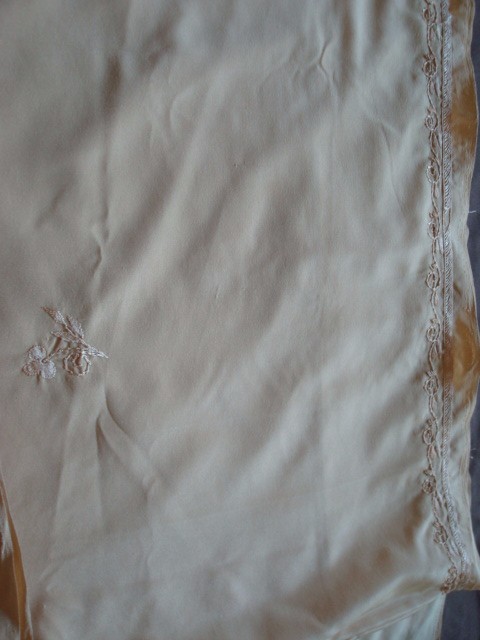 USED CREAM EMBROIDERED POLYESTER/SATIN SARI W/BLOUSE -FREE S&H W/BIN