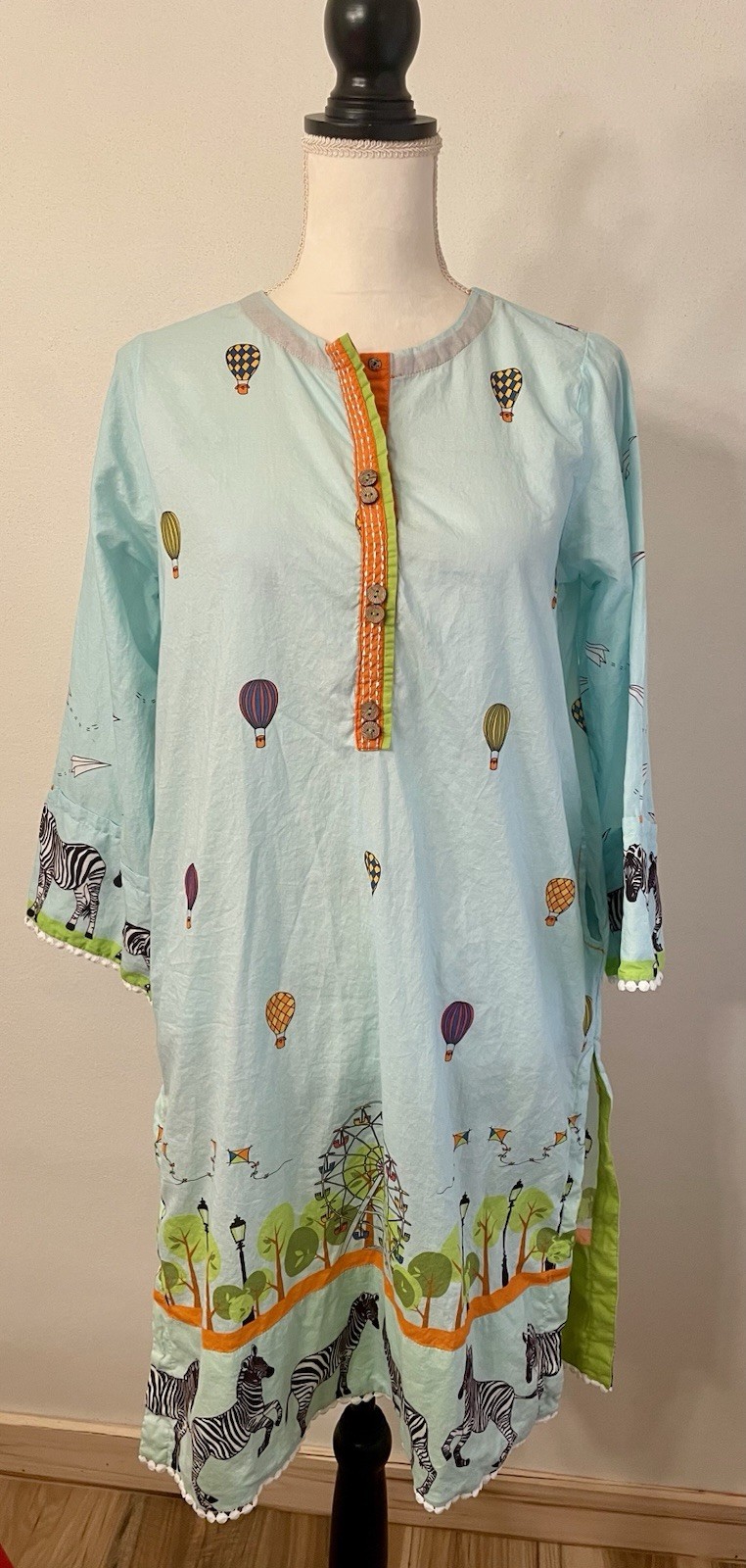 Kaas By Gul Ahmed Women’s Kurta Tunic Top Zebra Ferris Wheel Balloon Lawn Print