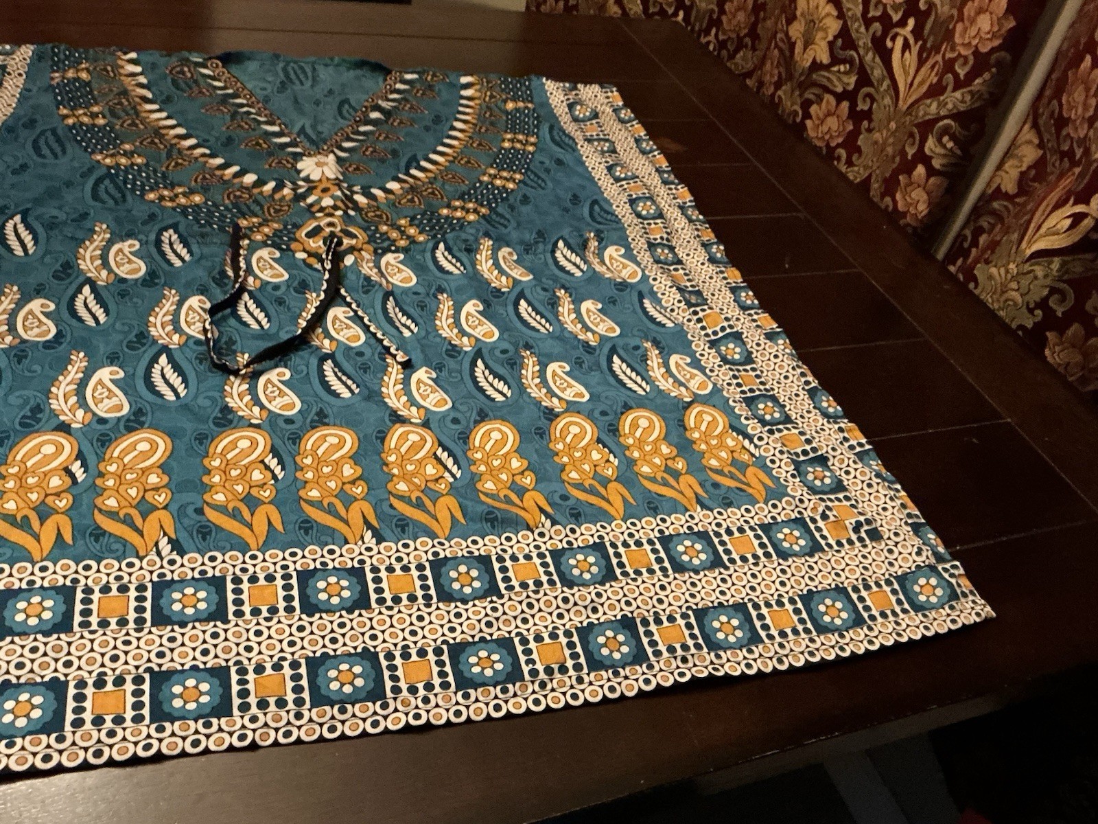 Polyester Dashiki poncho caftan Paisley Flower Border Print On Blue drawstring,