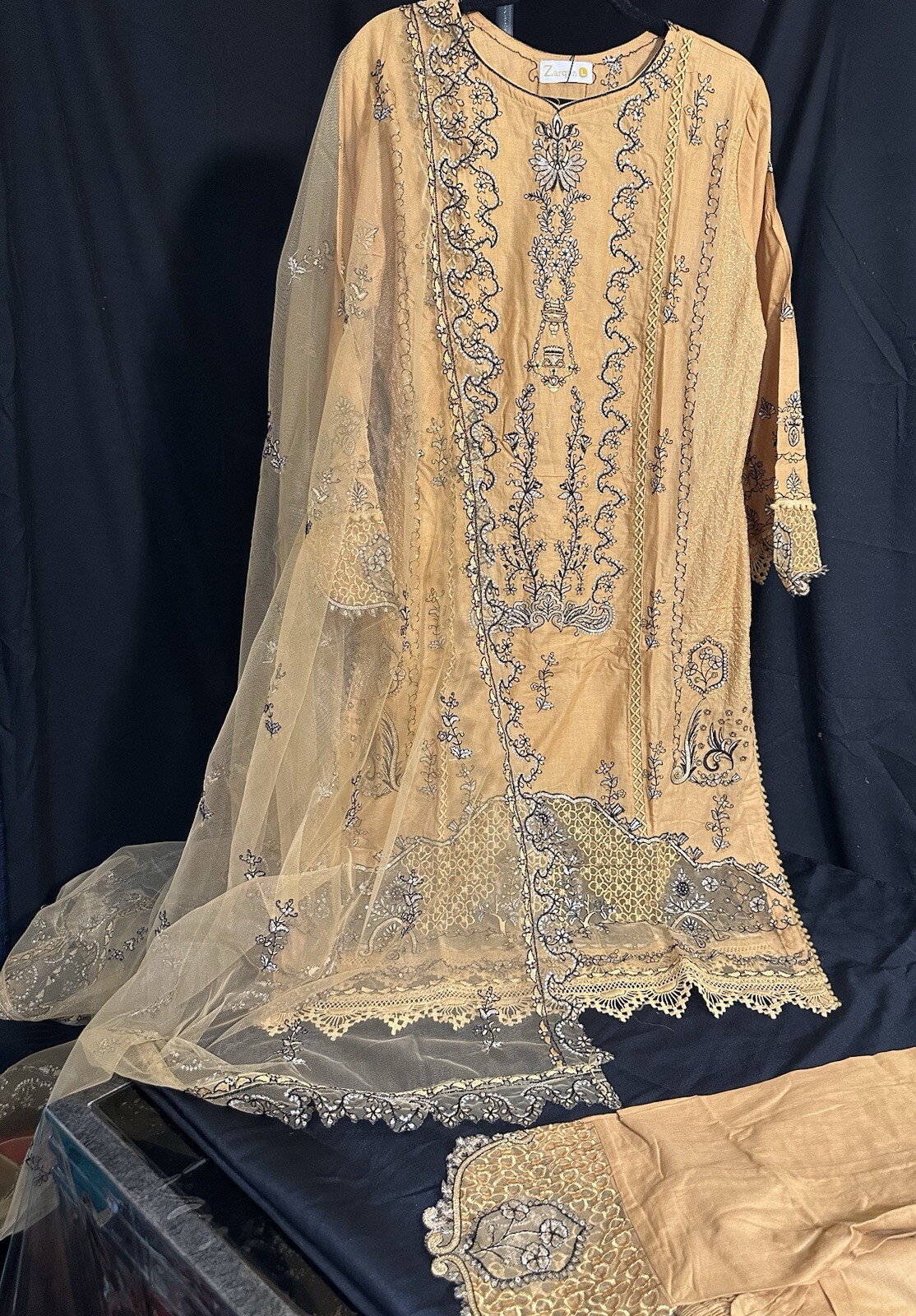 ⭐️ZARQUN BRAND PREMIUM⭐️ – beautiful COTTON EMBROIDERED 3 PC Suit -M – $65