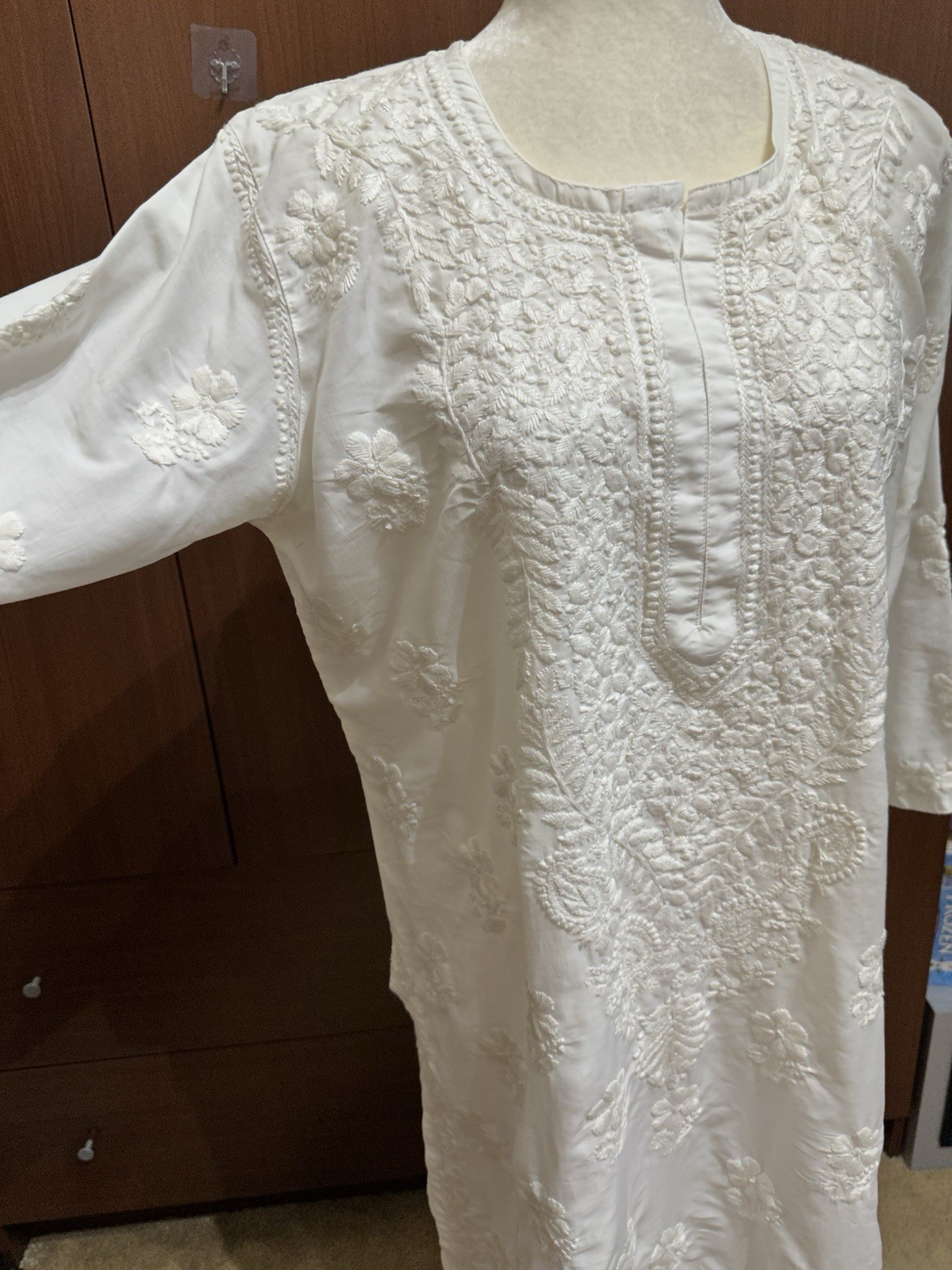 womens white lucknowi chikankari kurta embroidered XL 16W summer kameez