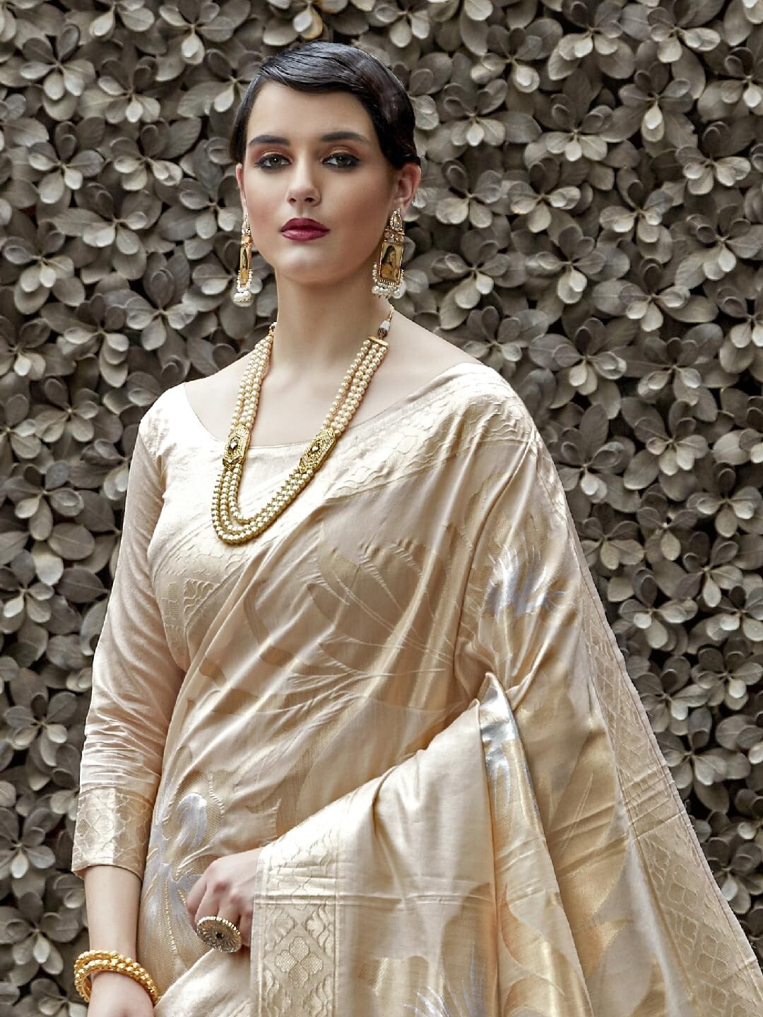 Women’s Cotton Silk Botanical Woven Design Saree With Unstitched Blouse Piece
