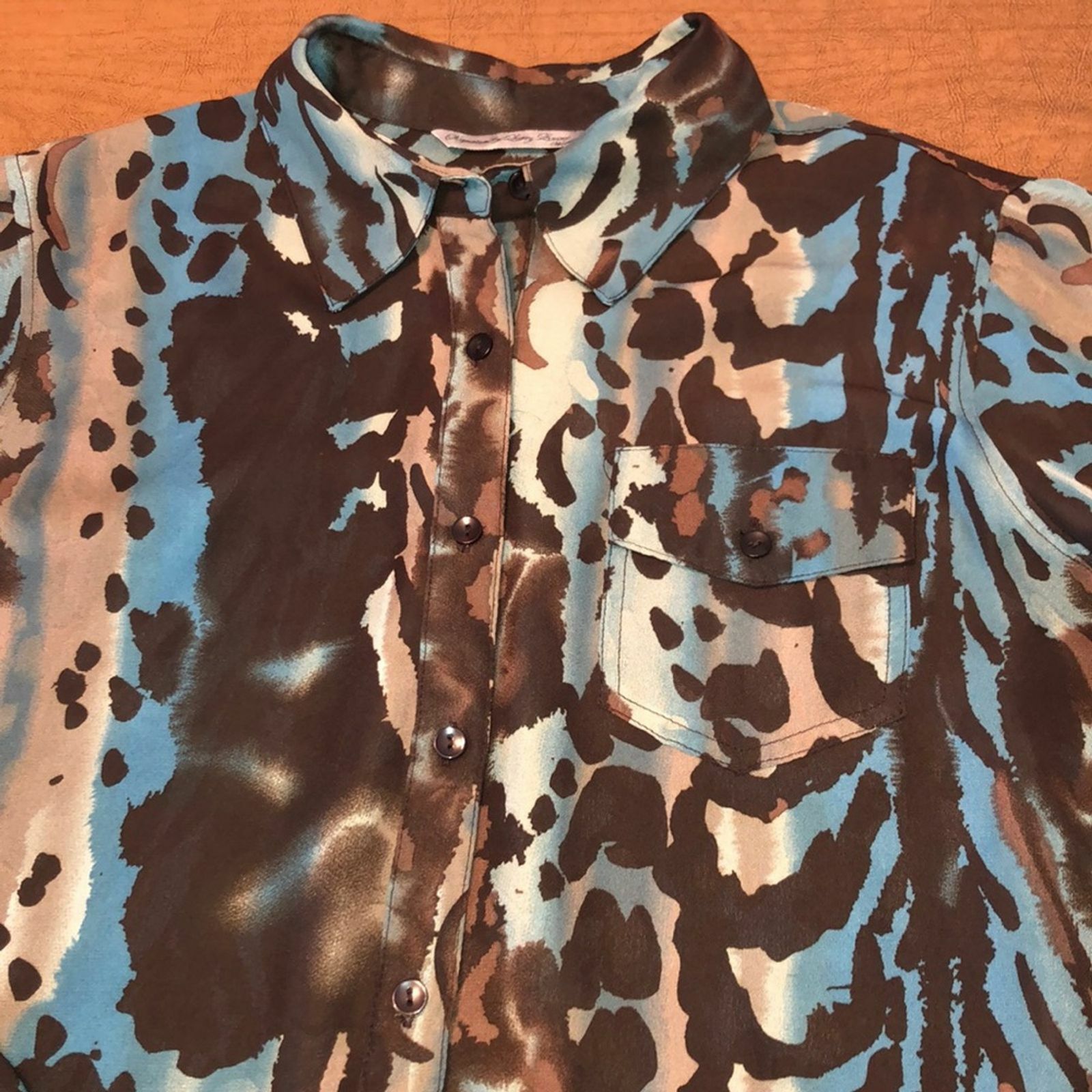 Signature by Larry Levine Lightweight Blue Tan Abstract Animal Print Top 1X