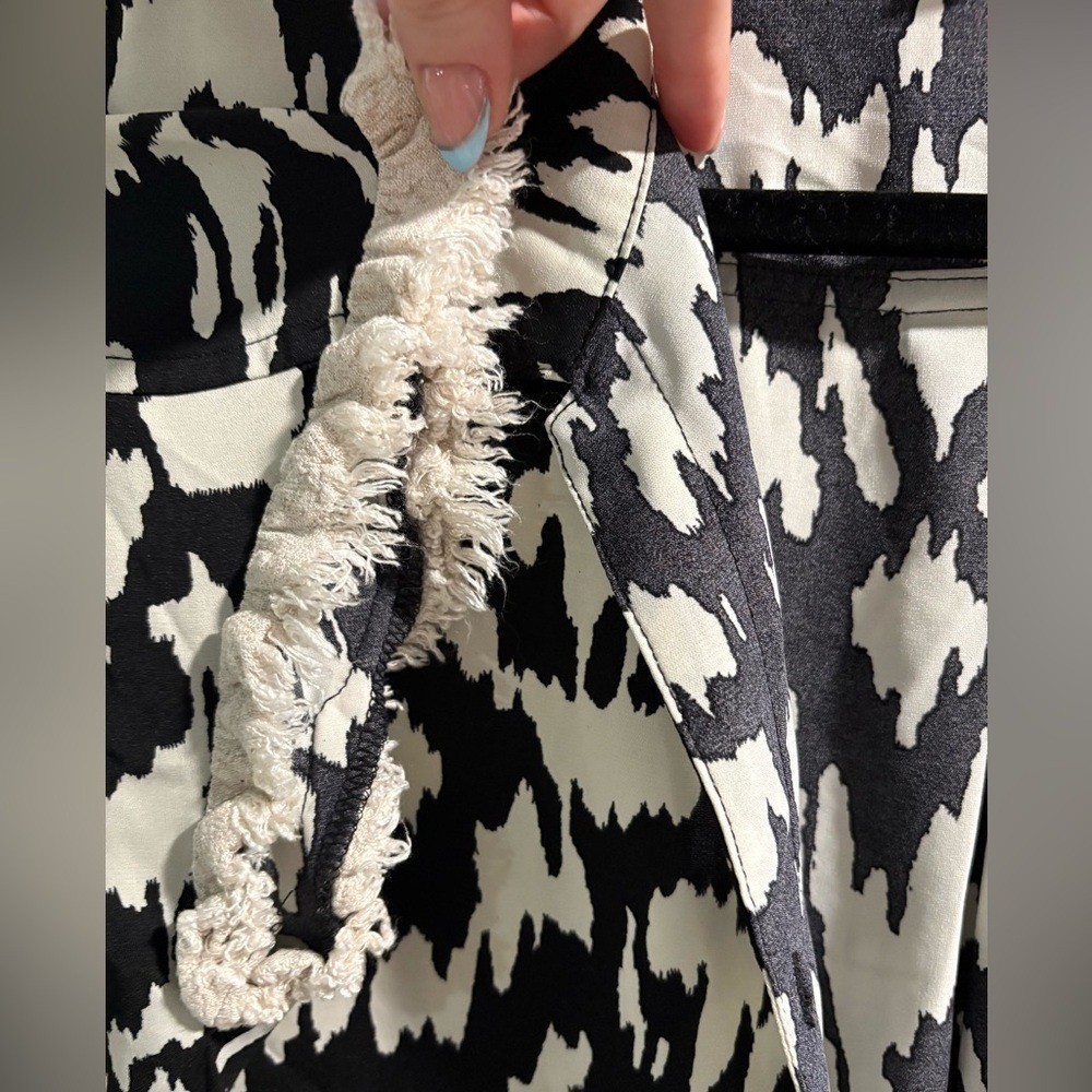 Umgee Black & Ivory Print Short Sleeve Button Kimono- Size Medium