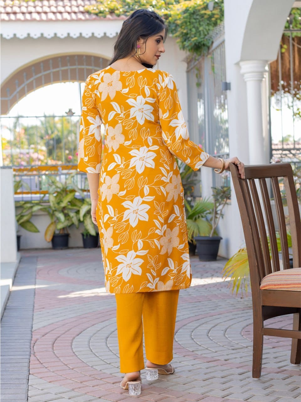 Women’ s Cotton Print Fully Stiched Cotton Blend Kurta with Pant