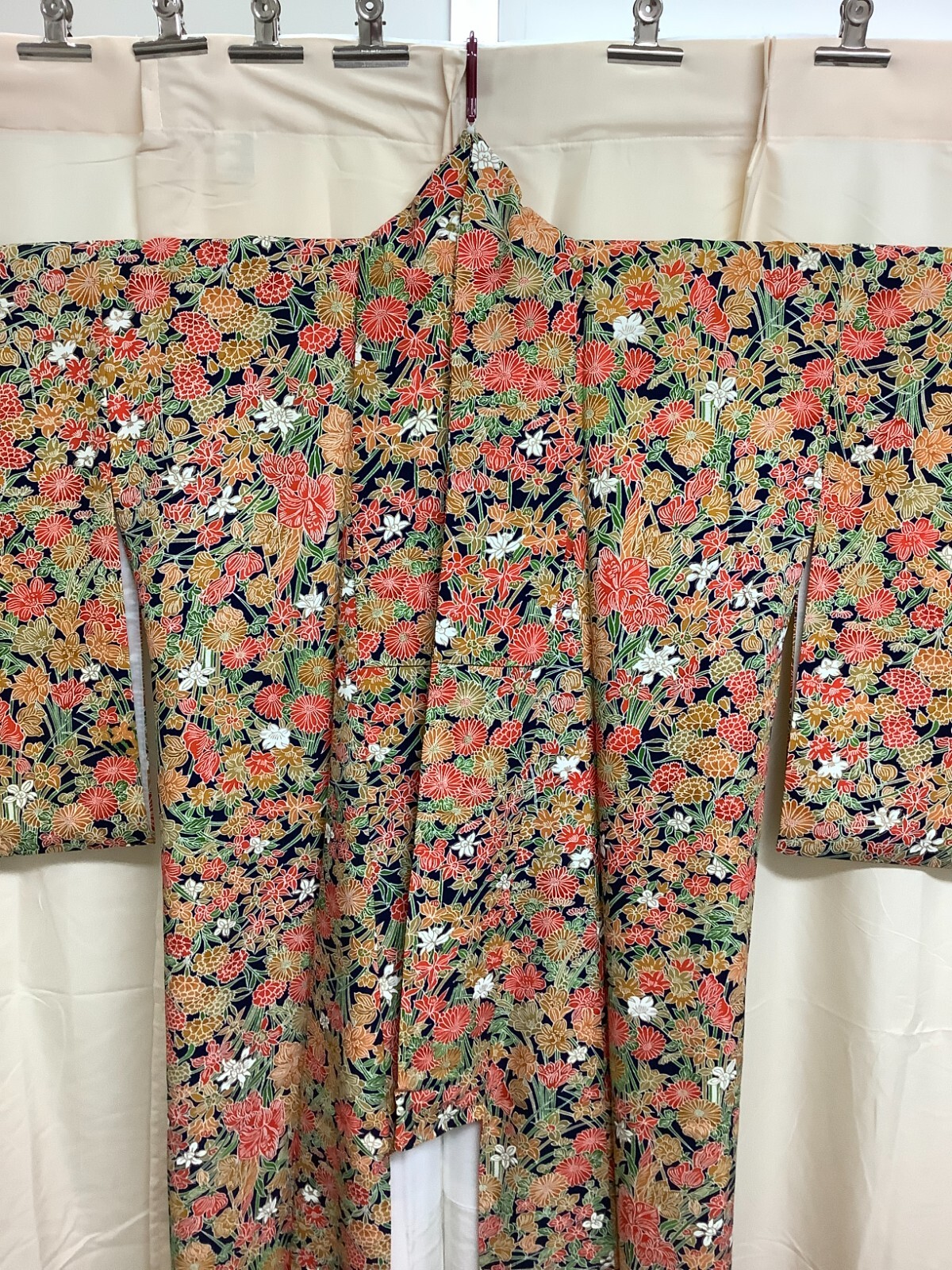 Japanese Vintage Kimono silk expensive Yuzen tradition length 61.81 inch used