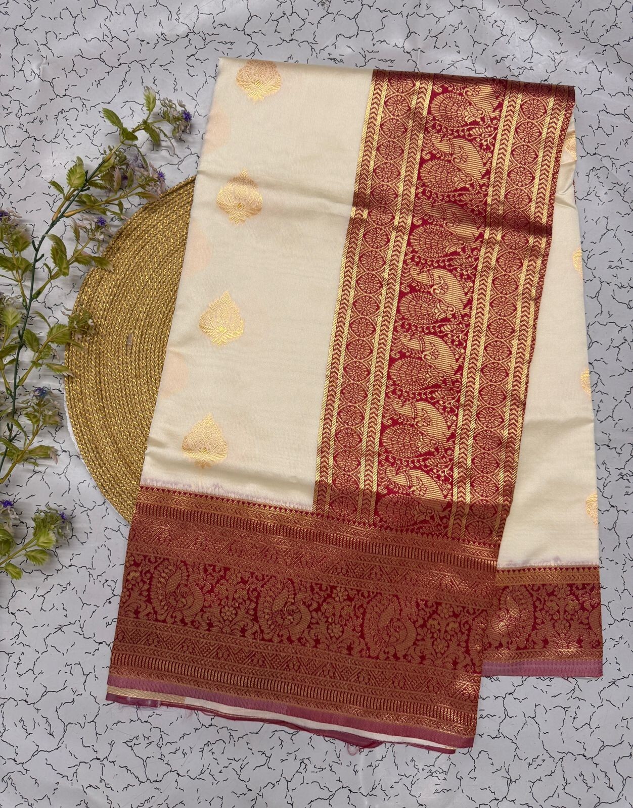 Women’s Banarasi Pure Soft Kanjivaram Silk Saree With Blouse Piece For Wedding