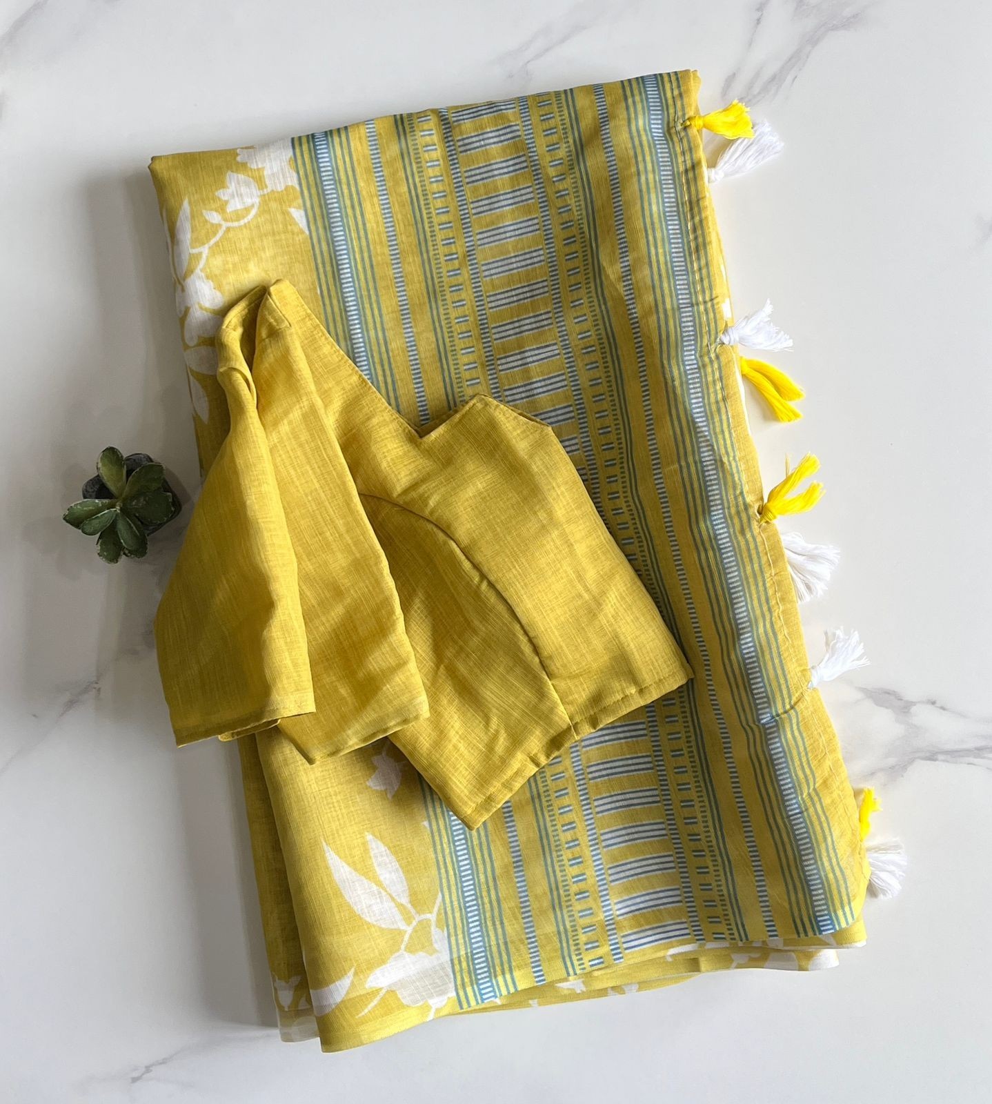 Premium linen saree with elegant print on all over the saree