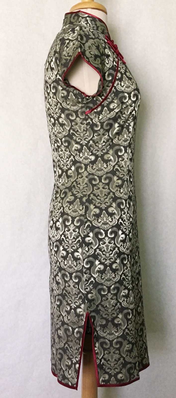 Short Sleeve Chinese Cheongsam Qipao Summer Dress Black with Gold Flower
