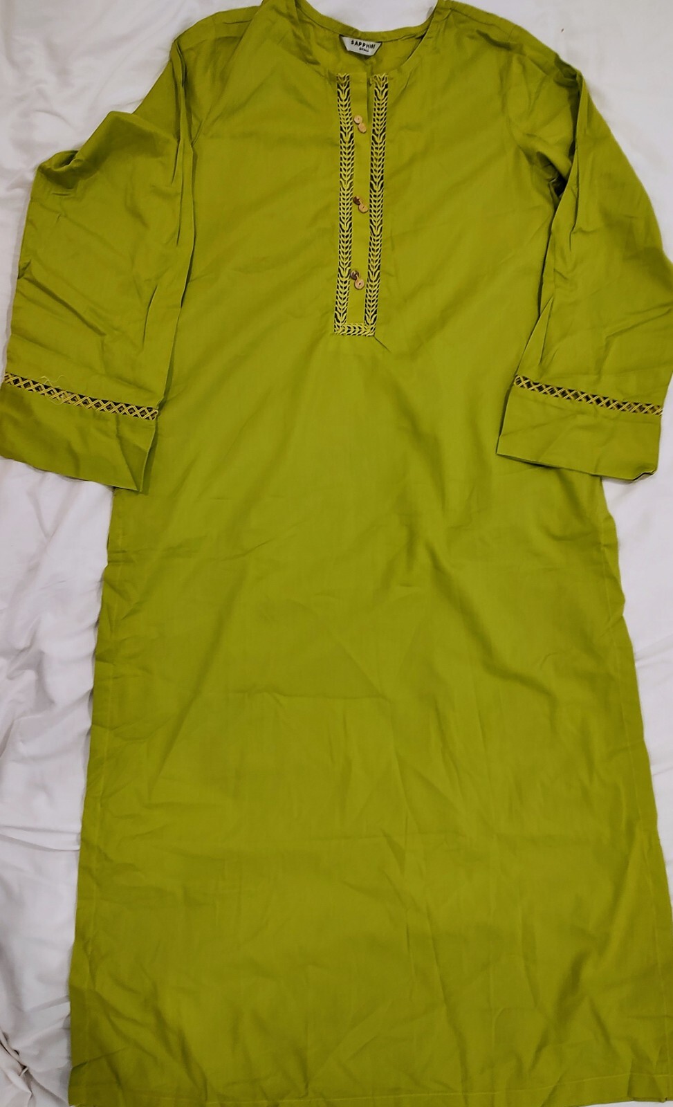 Women Pakistani designer Sapphire shalwar kameez women