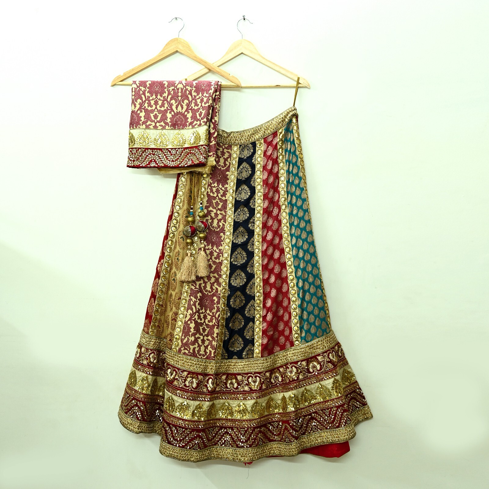 Indian New Heavy Pure Silk Hand Embroidered Designer Sabyasachi Lehenga 3pcs Set