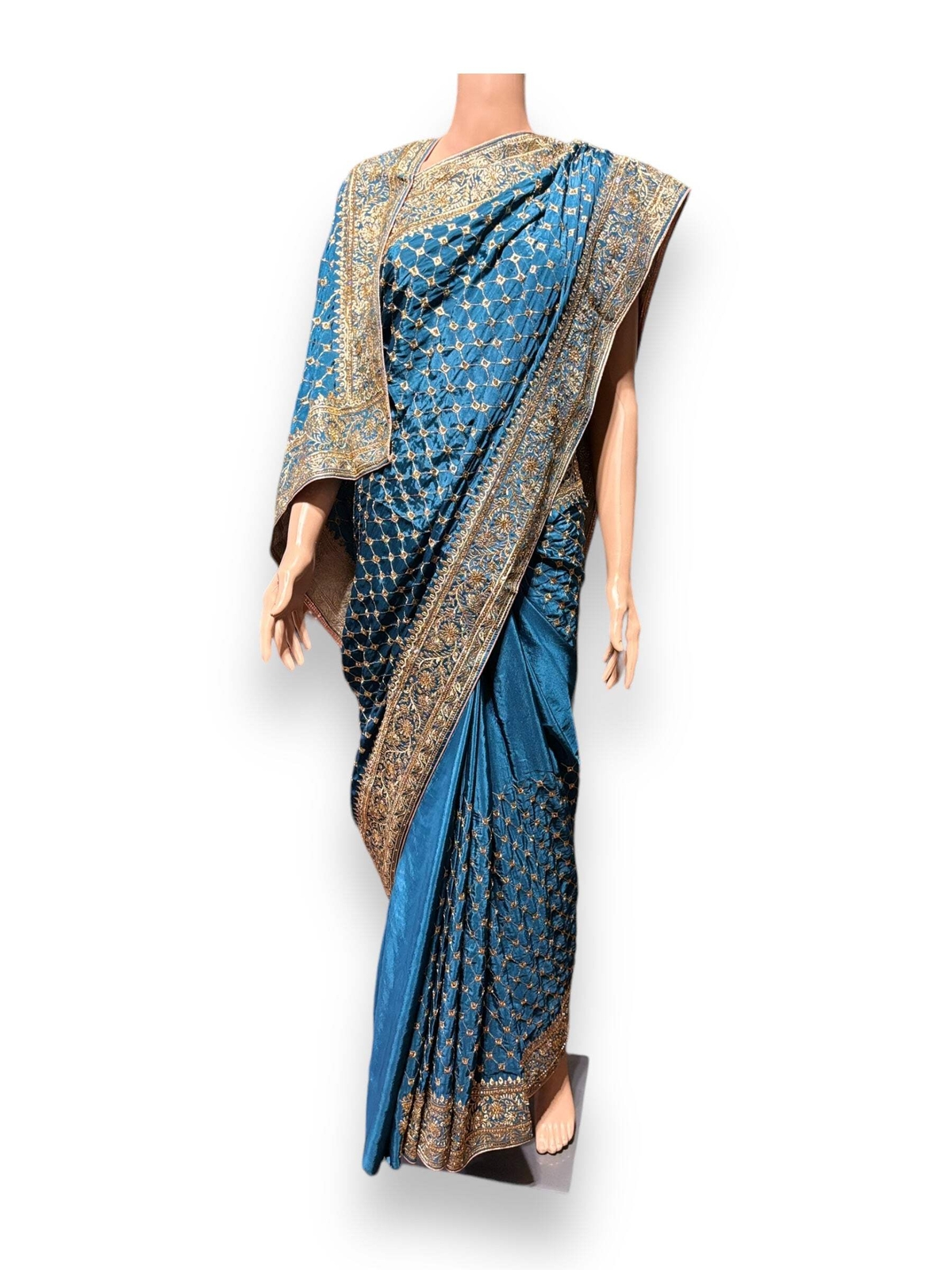 Sublime Simplicity: Traditional Designer Saree