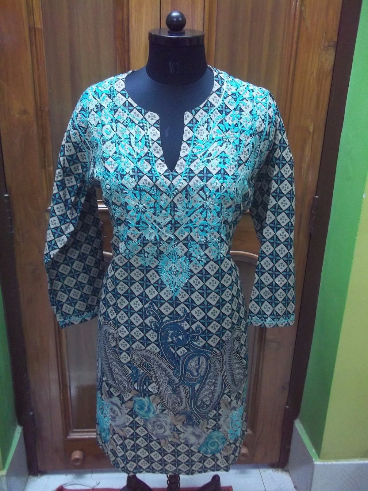 EXCLUSIVE L 42″ TOP 100% COTTON ETHNIC CHIKAN HANDMADE EMBROIDERY KURTA TUNIC
