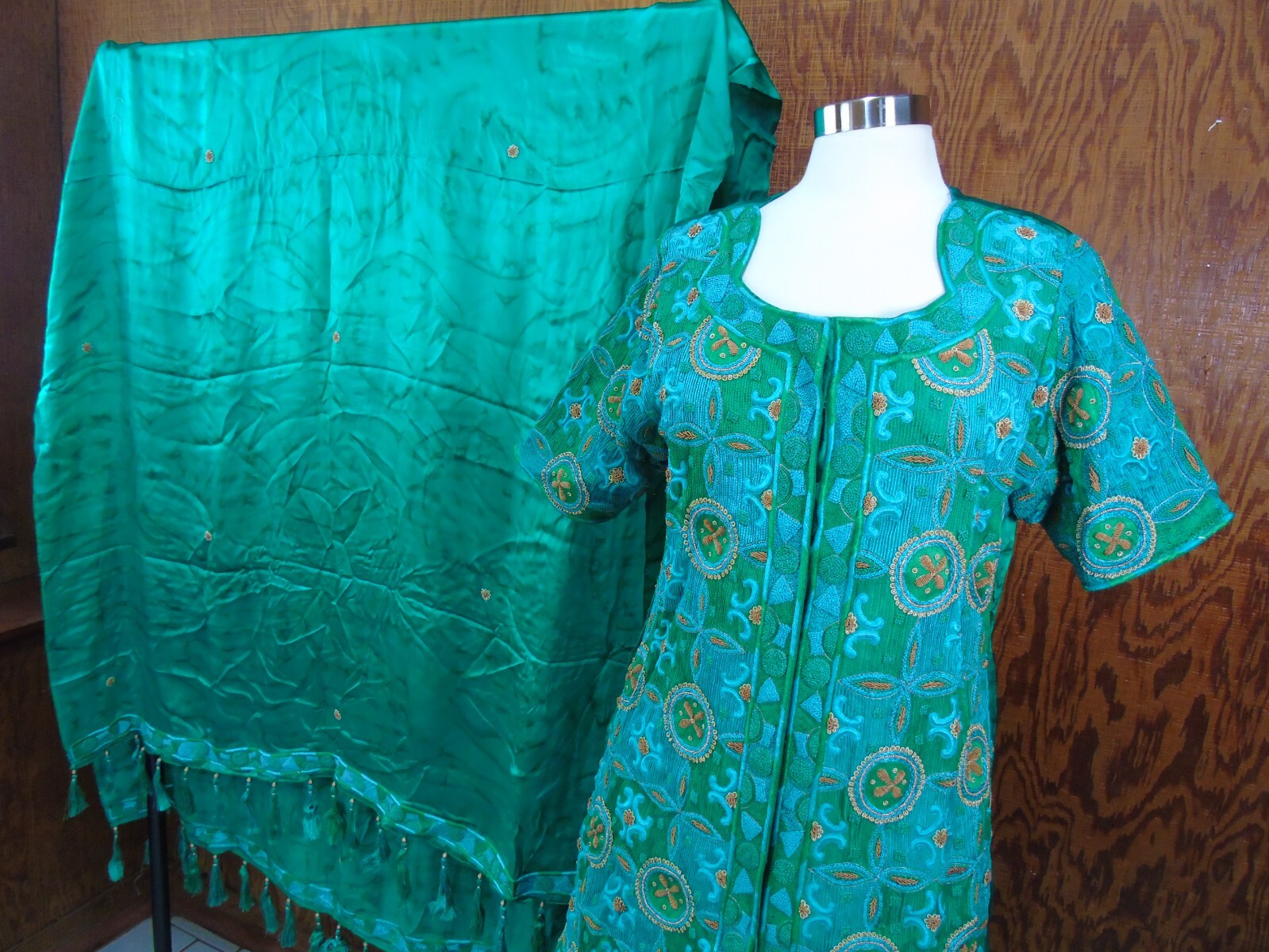Set of 3 pcs – Traditional Ethnic Wear Green – Dress, Wrap & Skirt