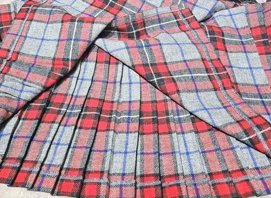 ARCHIE BROWN & SON-Womens Gray/Red Plaid Wool, Pleat Adjust. Scottish Kilt-(12)