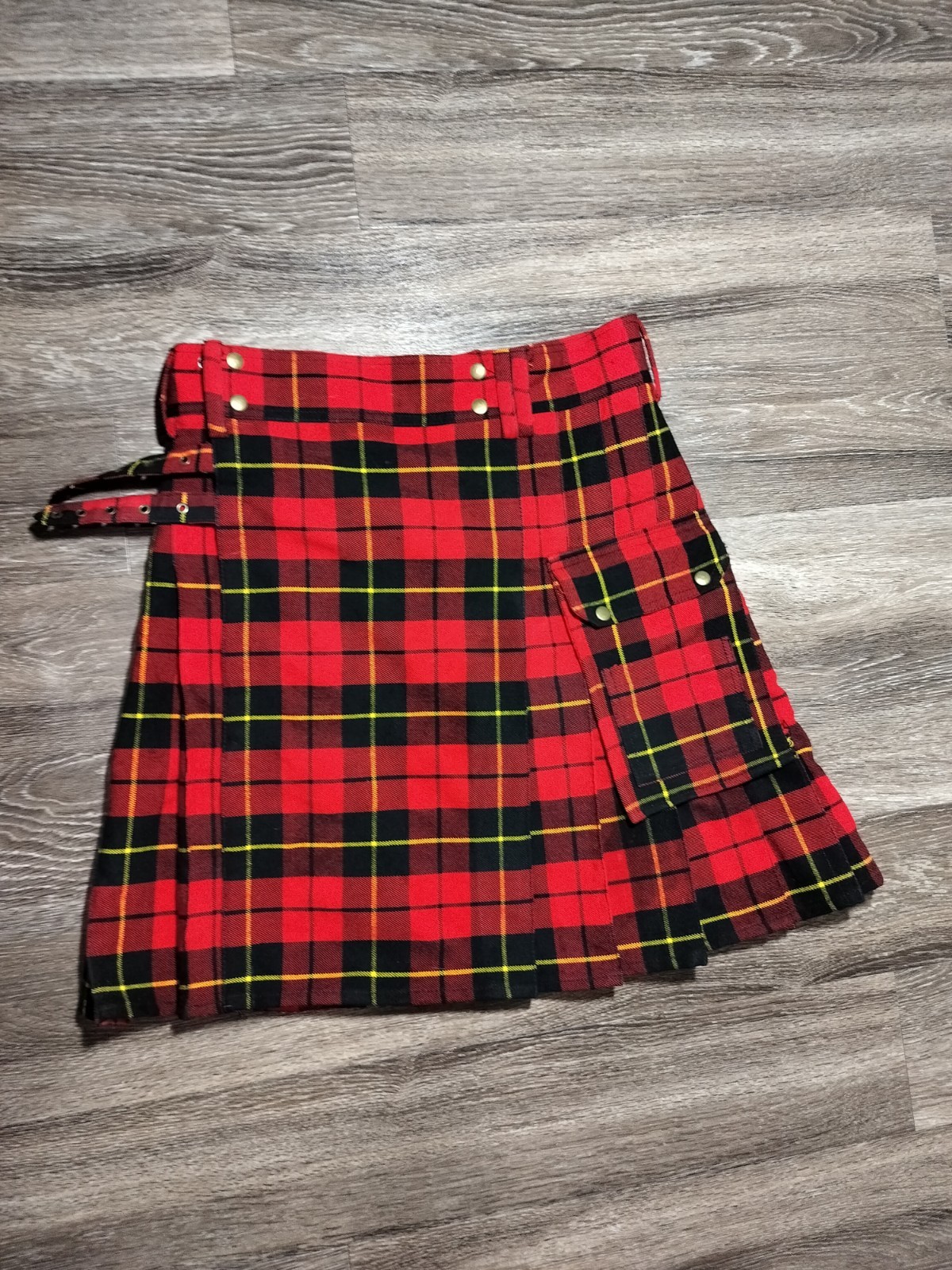 Men’s Red Plaid Utility Kilt – Tartan Pleated Scottish Skirt w Pockets – Size 36