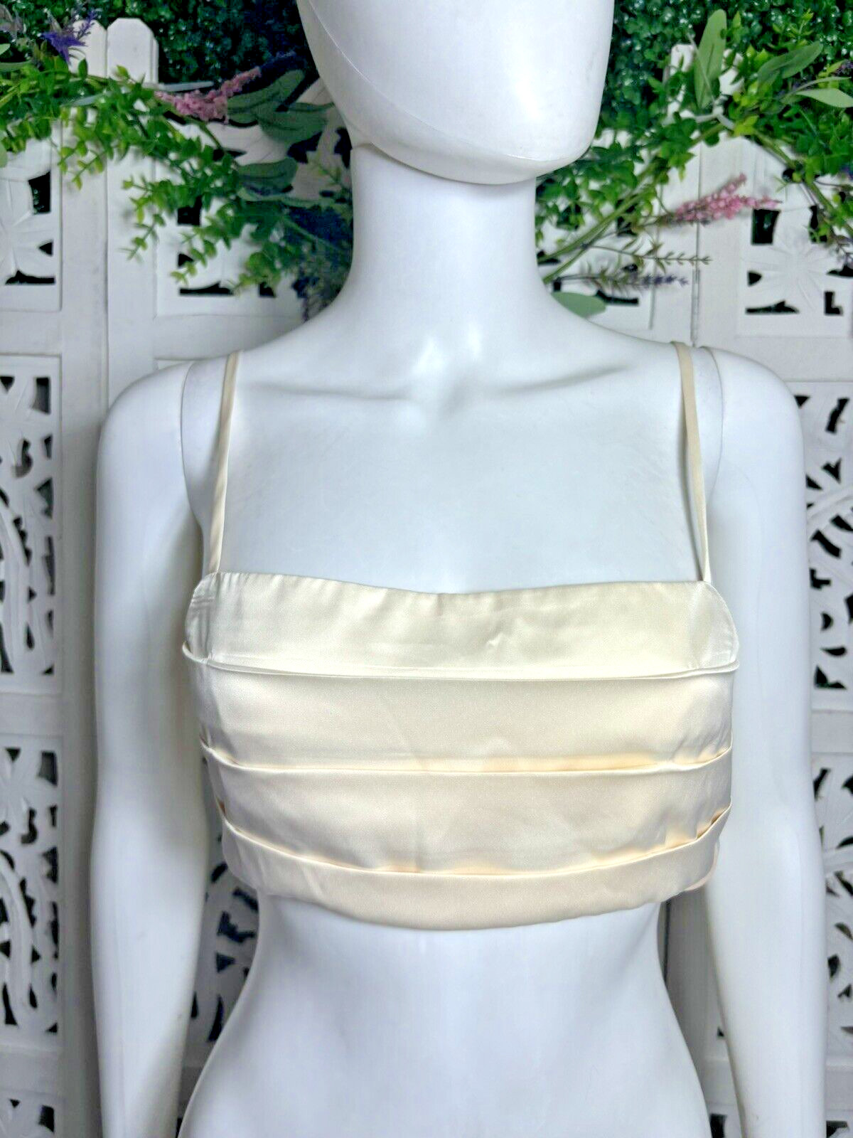 NWT Camila Coelho Women’s Ivory Crop Satin Pleaded Spaghetti Straps Size Small