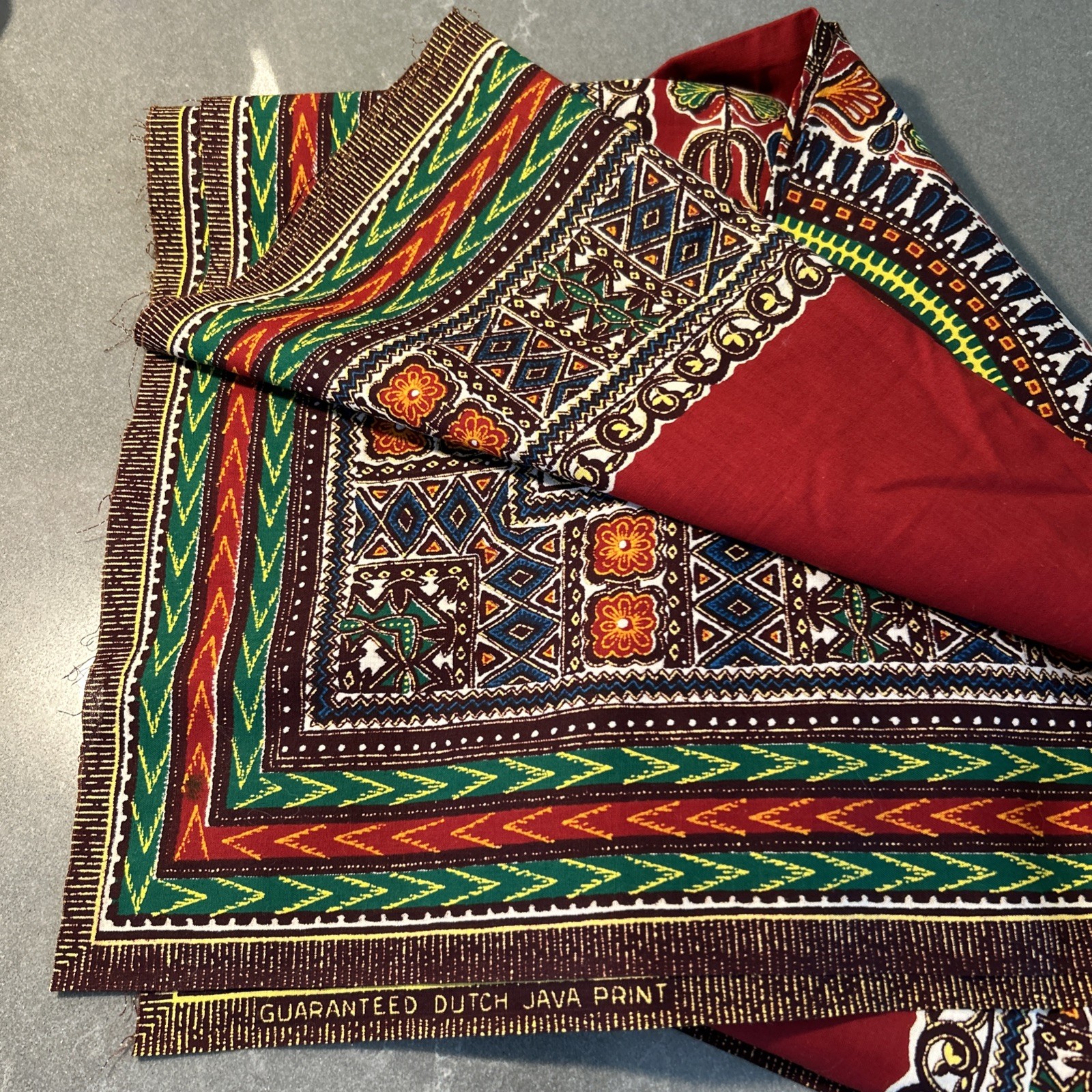 VTG Guaranteed Dutch Java Print Red Dashiki African Print 72×46 Inches Fabric