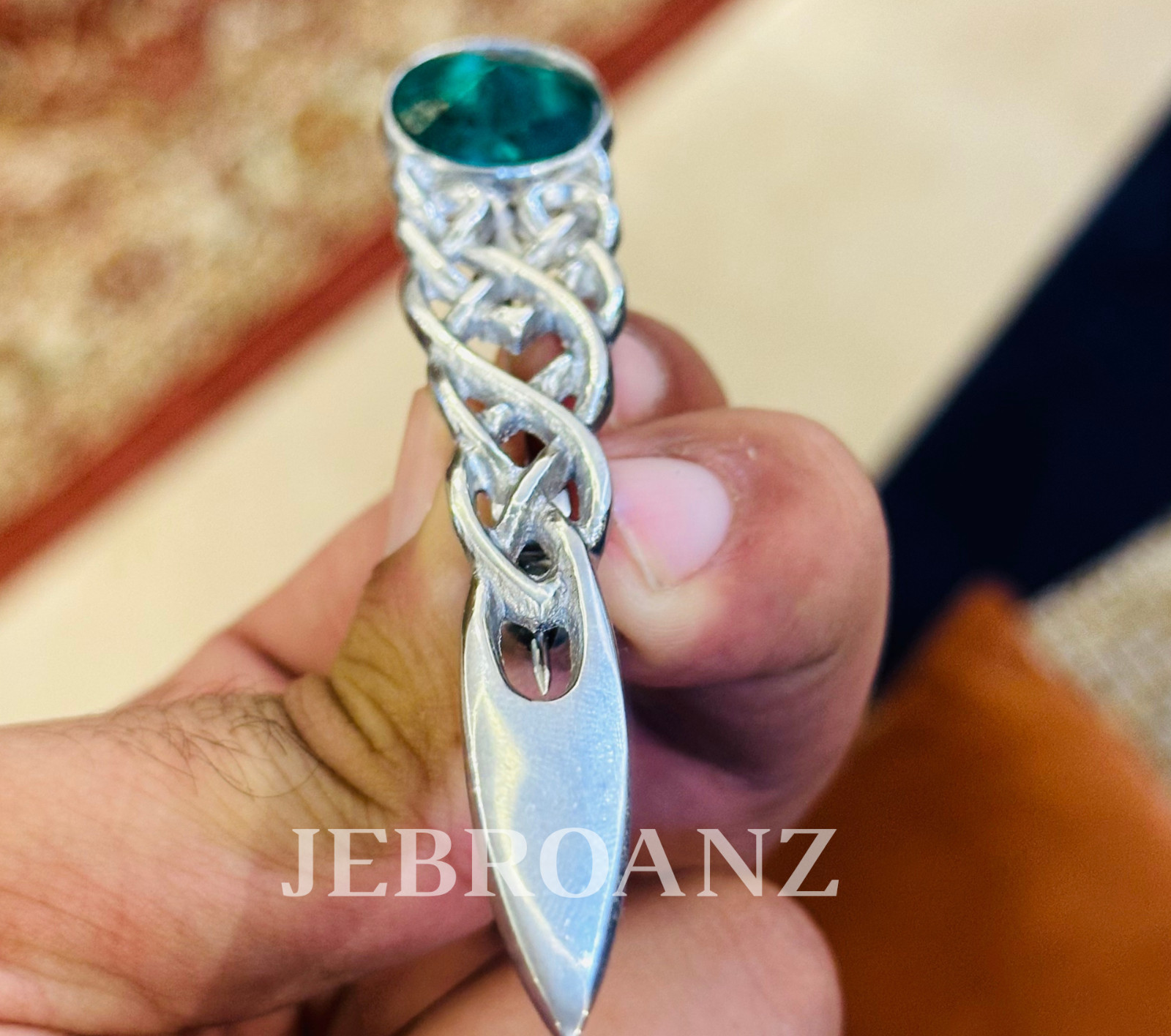 Scottish Kilt Pin Highland Celtic Knot Emerald Stone kilt Pin , Scotland Jewelry